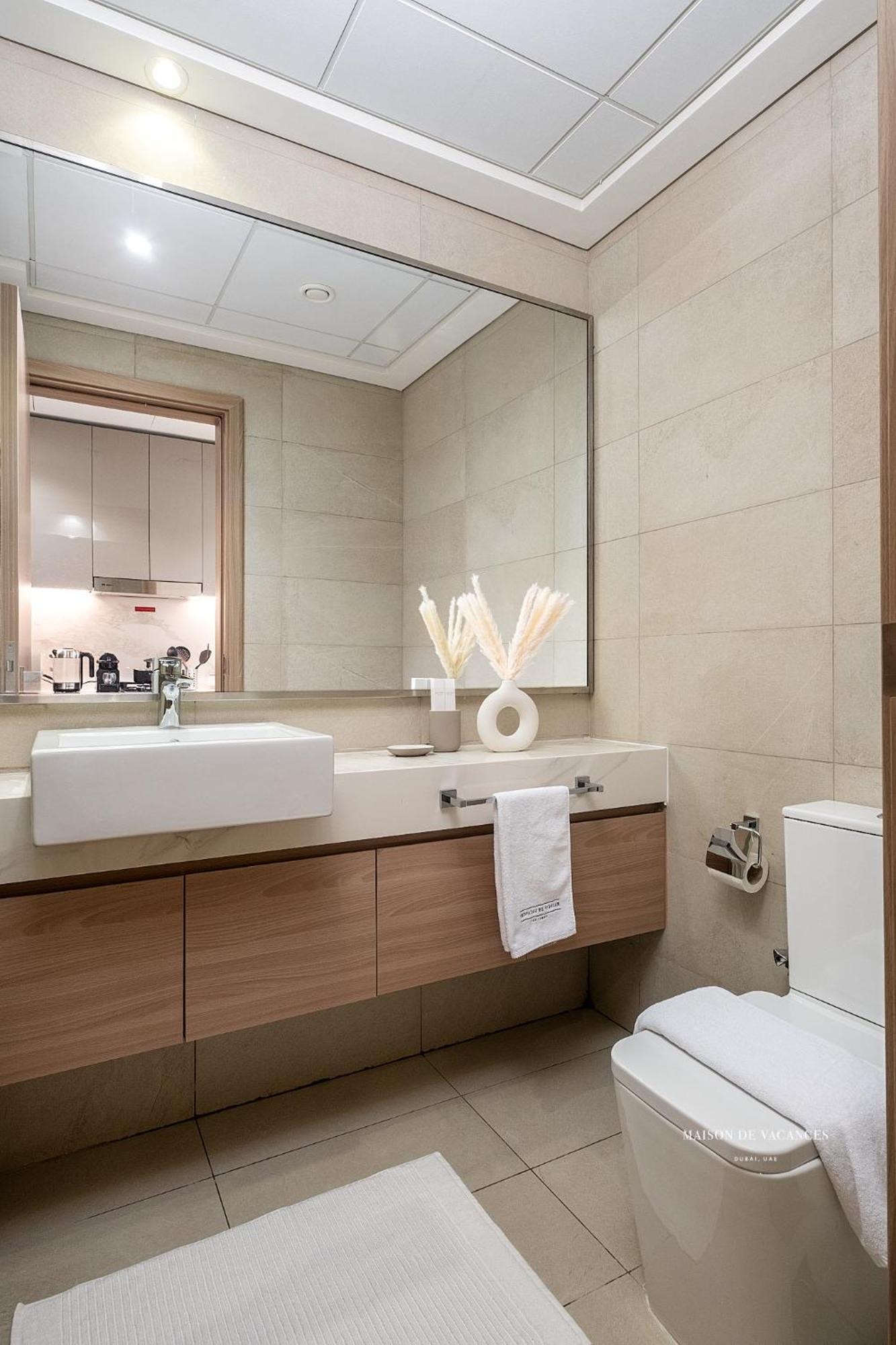 Large Balcony 10mins From Mall Dubaï