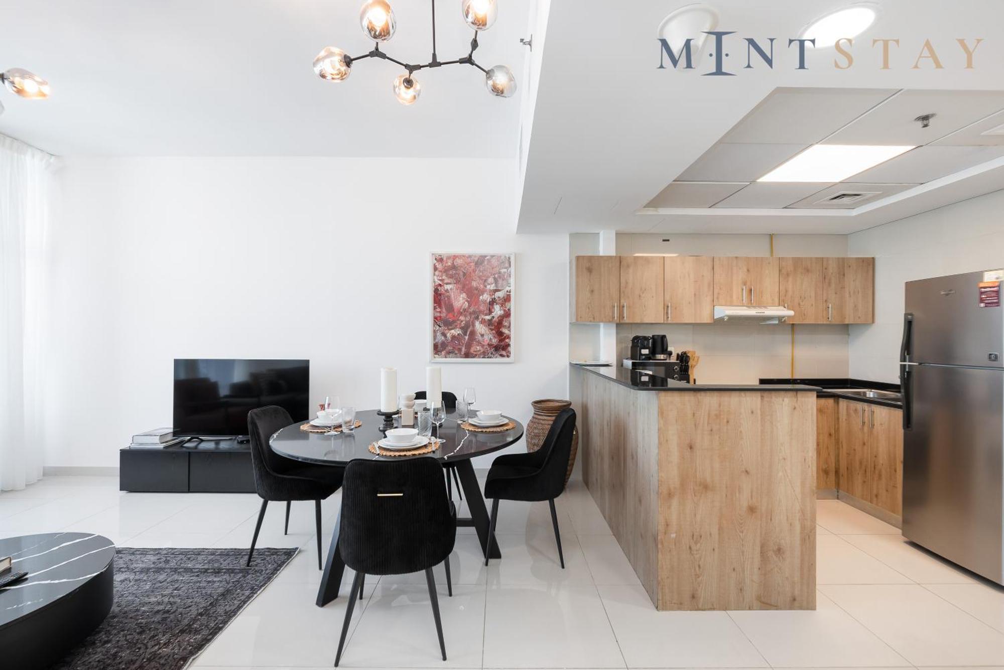Continental Tower, Marina - Mint Apartment *