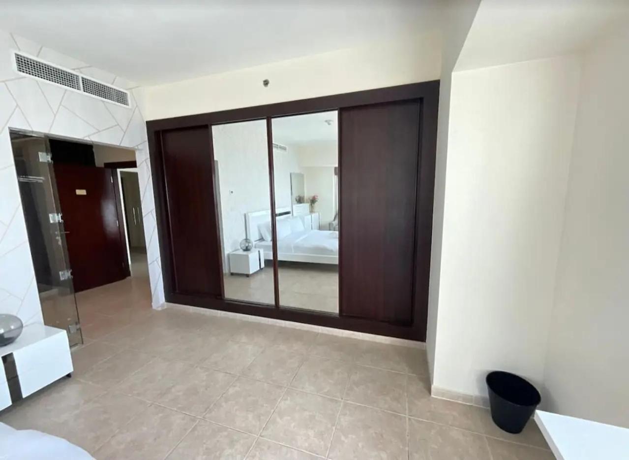 Ensuite In Coliving In Marina Habitación en casa particular *