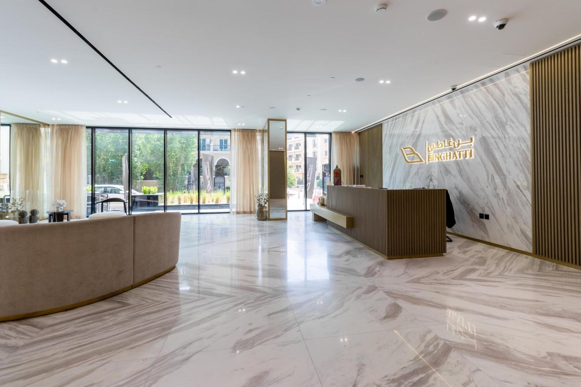 Smart Home, King Bed, Fully Equipped Kitchen, Free Parking, Highly Rated, 2 Minutes Walk From Starbucks, Big Balcony High Ceiling, Ground Floor, Pool, Gym, Around The Clock Guest Support * Dubai