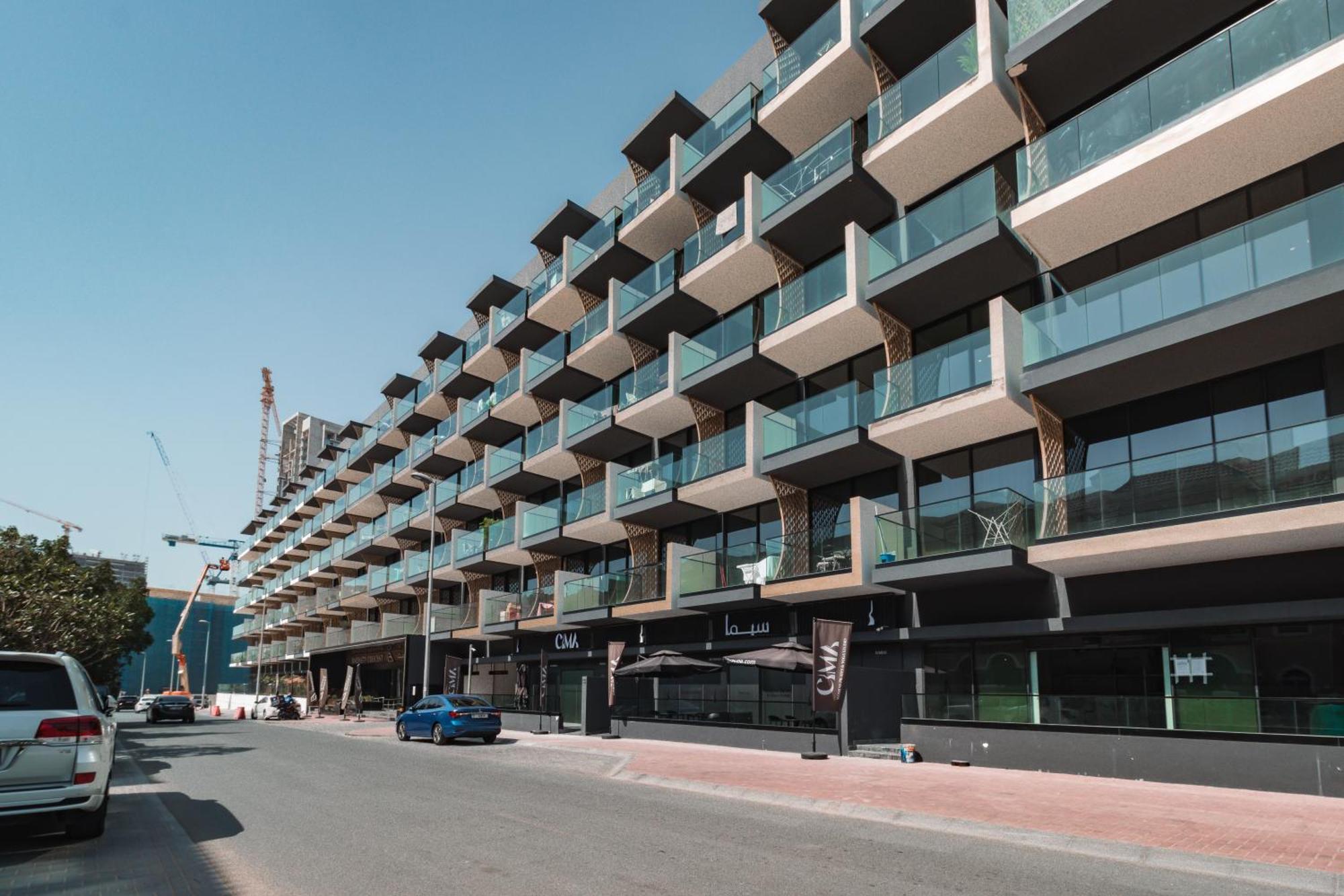 Smart Home, King Bed, Fully Equipped Kitchen, Free Parking, Highly Rated, 2 Minutes Walk From Starbucks, Big Balcony High Ceiling, Ground Floor, Pool, Gym, Around The Clock Guest Support