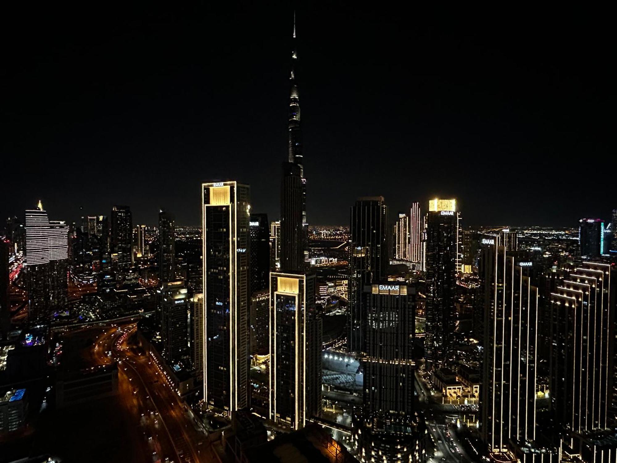 Luxury With Burj Khalifa Views & Infinity Pool