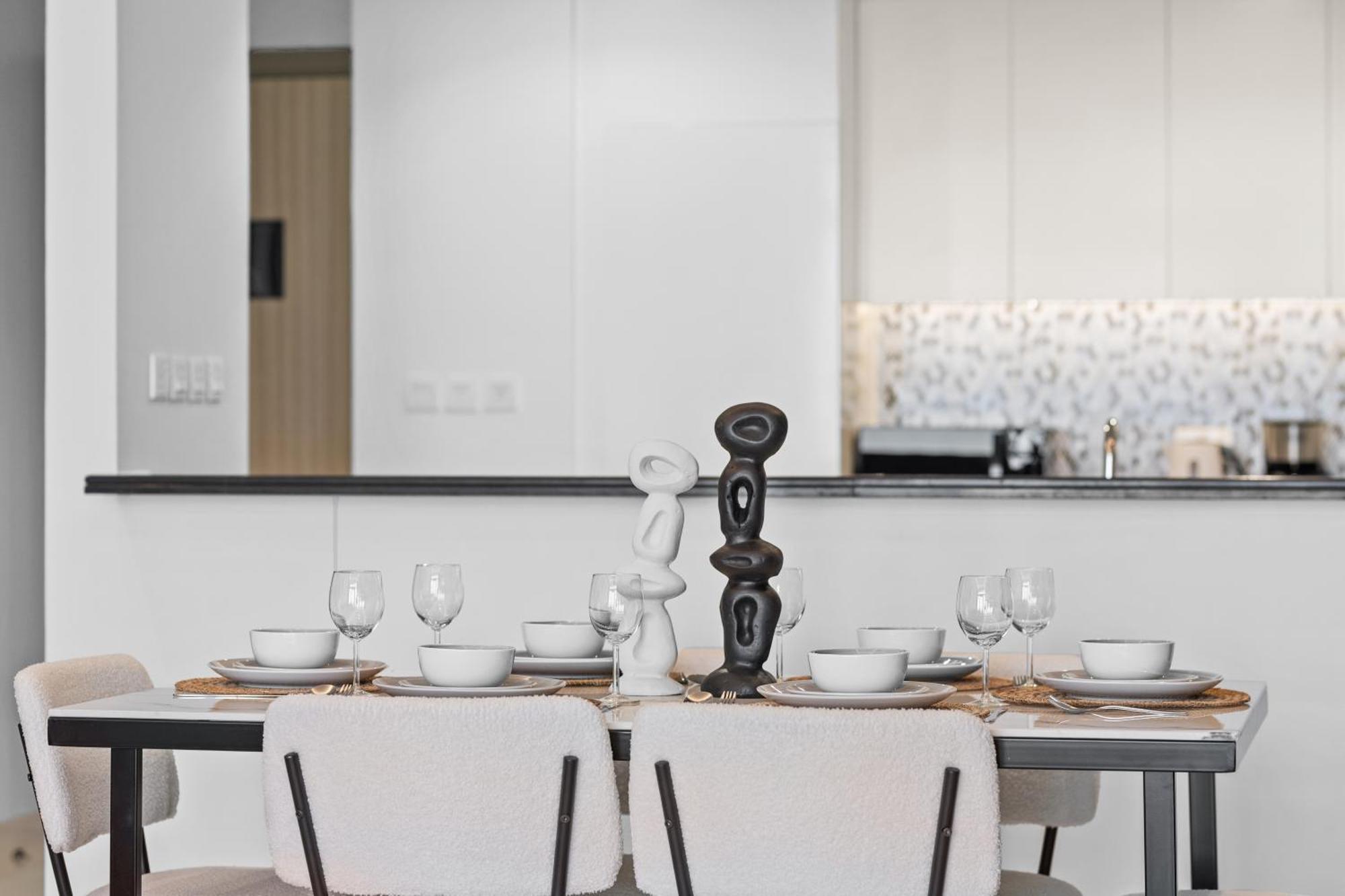 Luxury With Burj Khalifa Views & Infinity Pool Apartament *