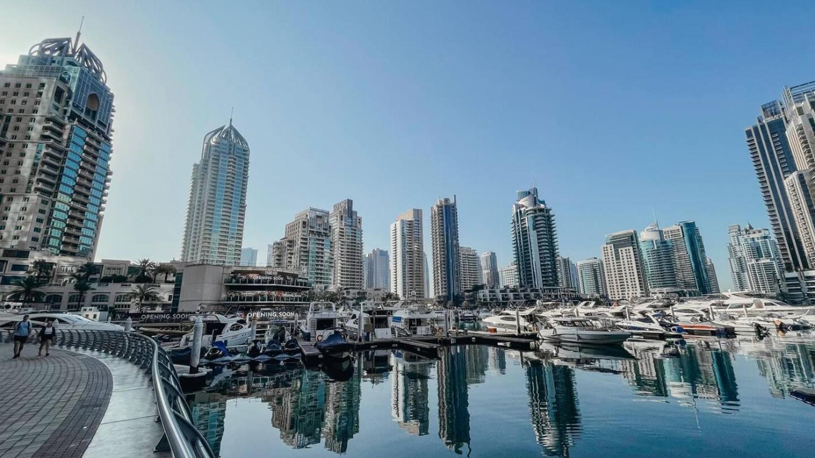 Views To Feed Your Soul On 60th Floor Aparthotel Dubai