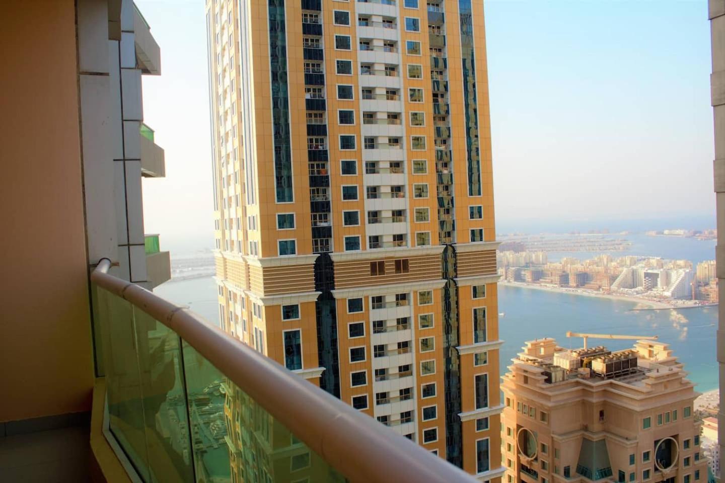 Views To Feed Your Soul On 60th Floor Aparthotel *