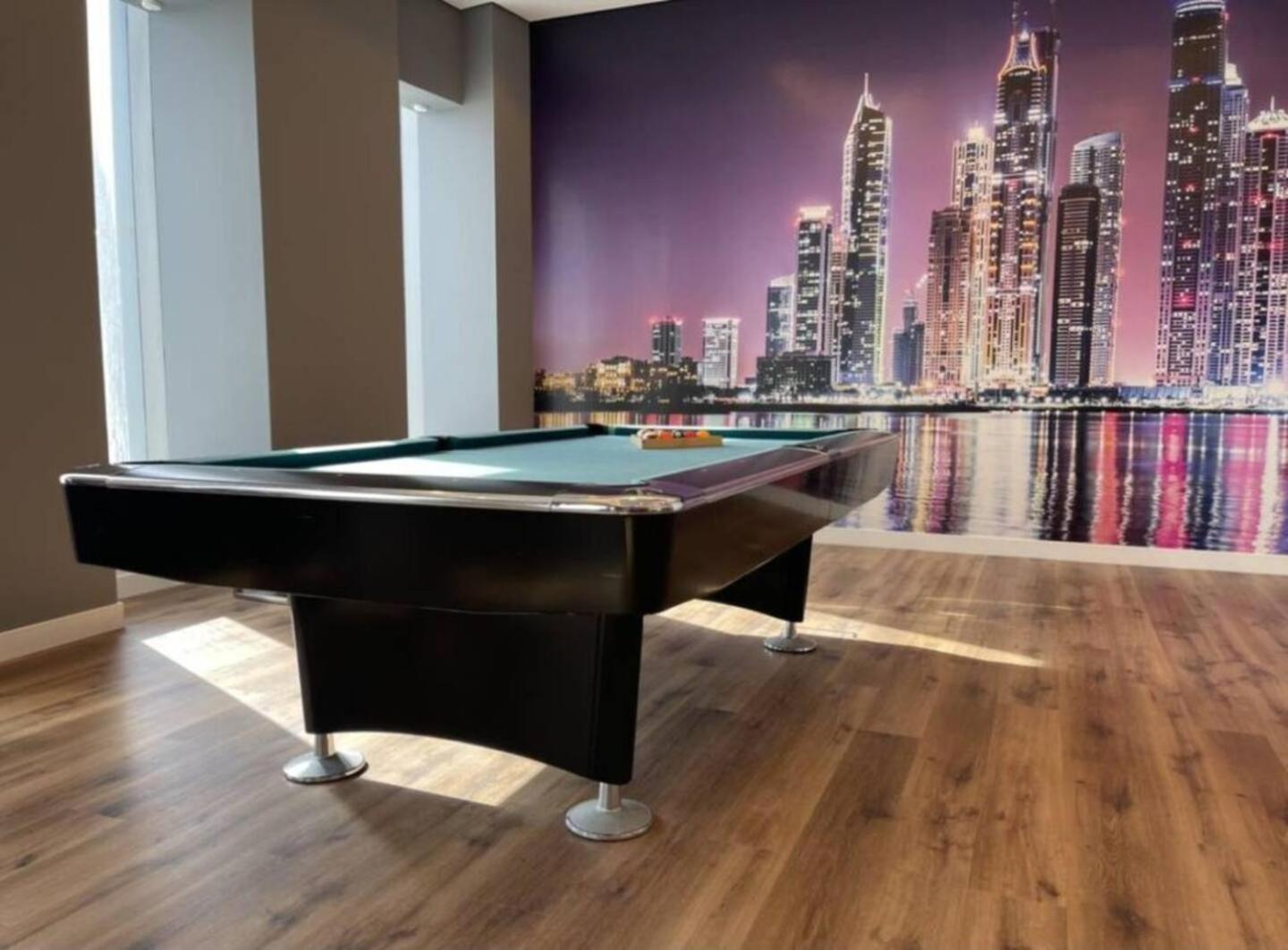 Appartamento Sea & Palm View Elegant 1 Bedroom Dubai