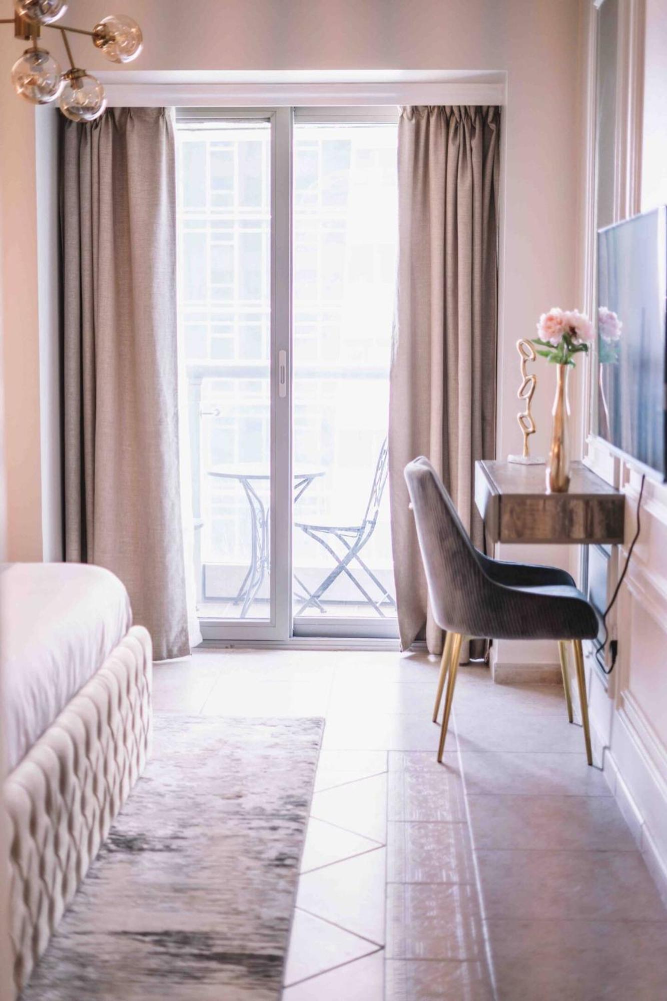 Sea & Palm View Elegant 1 Bedroom Appartamento