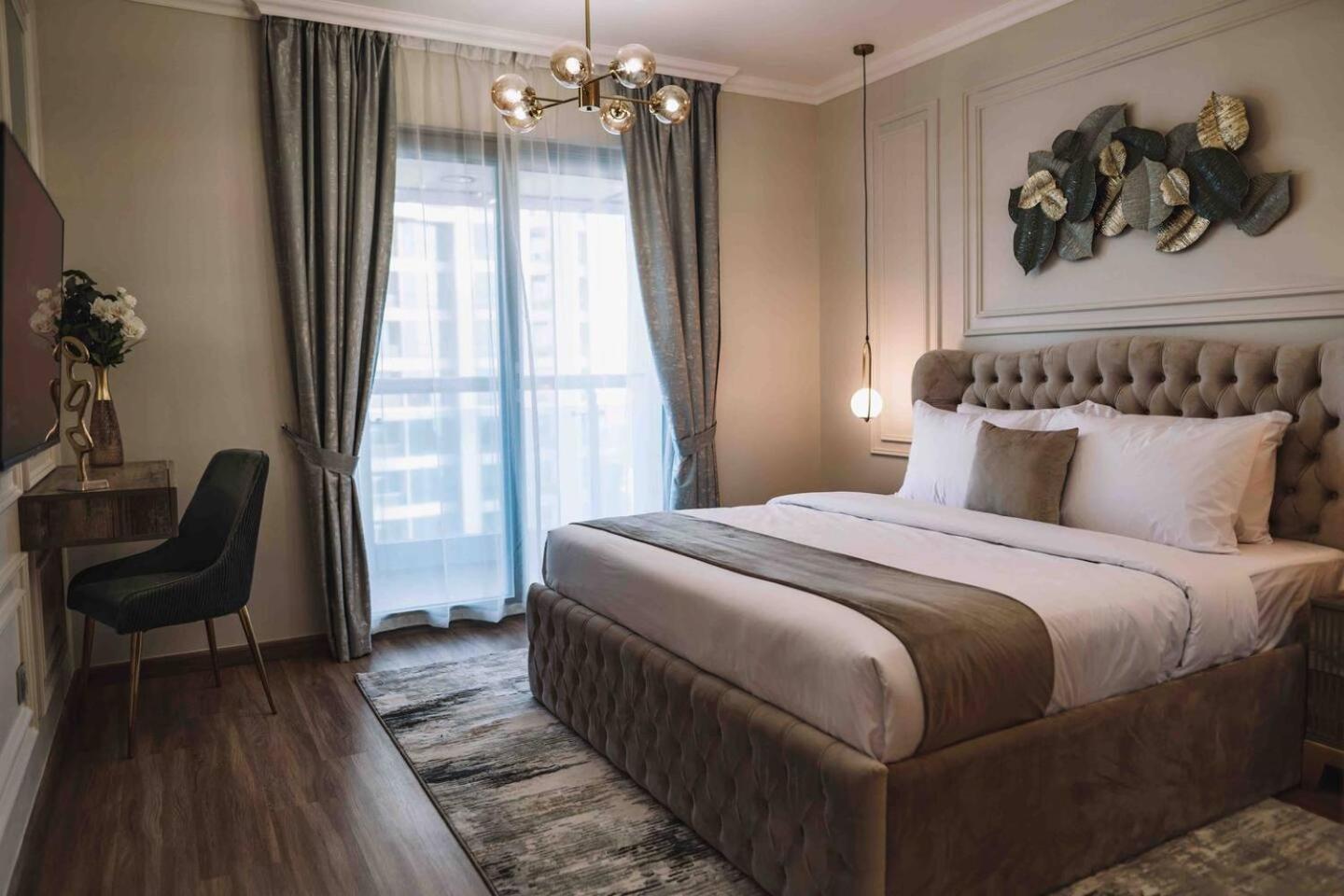 The Penthouse On 71st Floor Apartment