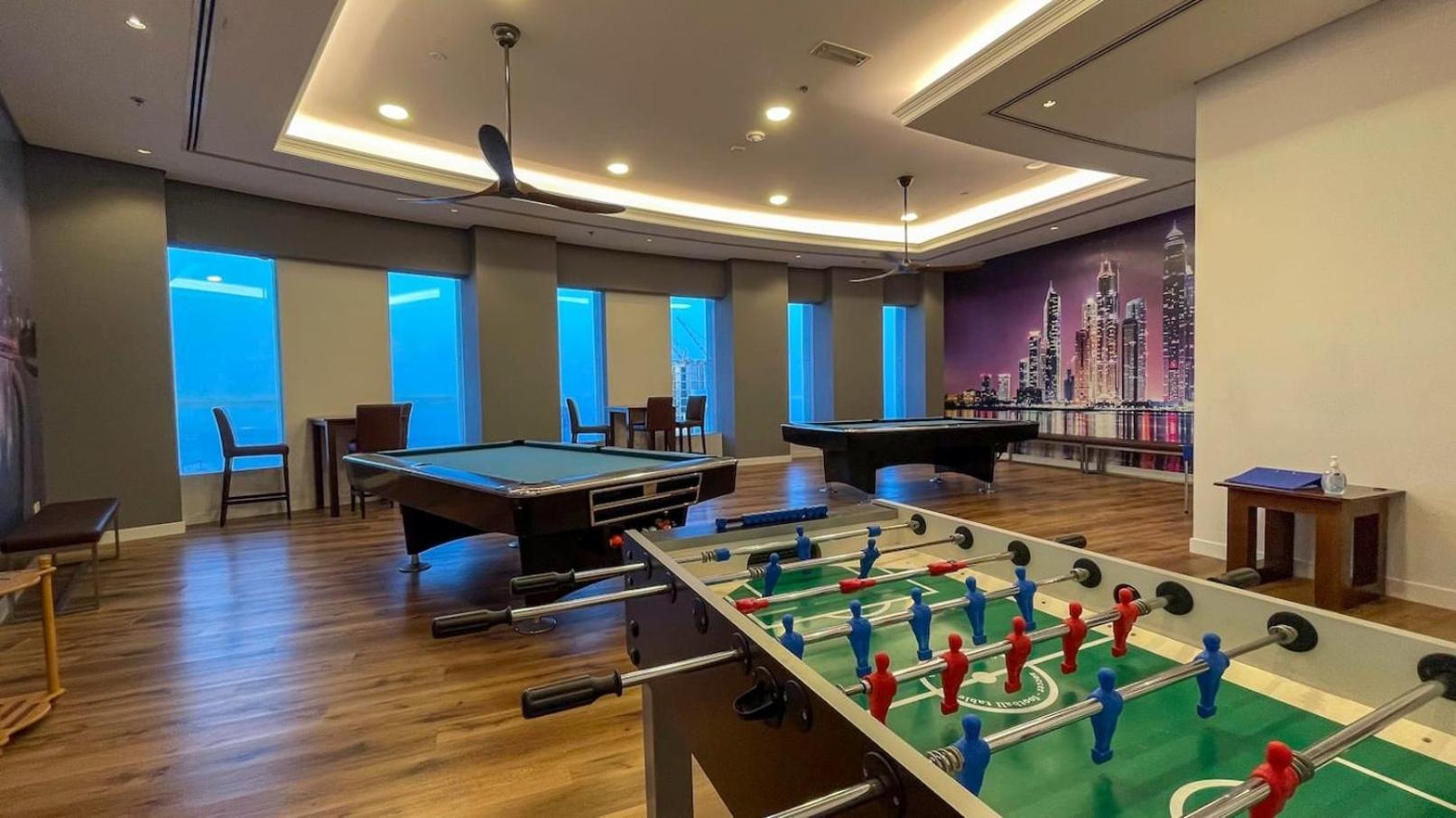 The Penthouse On 71st Floor Apartment