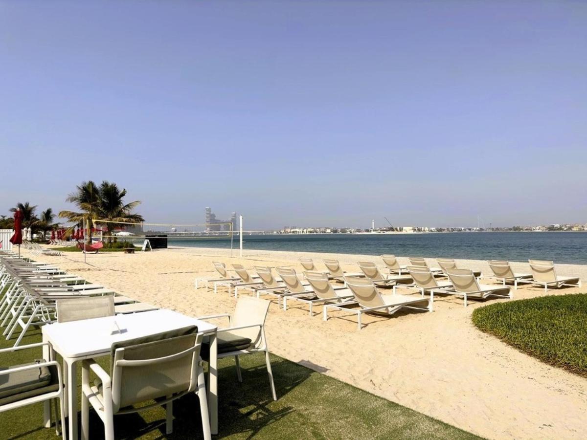 Luxurious Palm Jumeirah With Sea Views Dubái