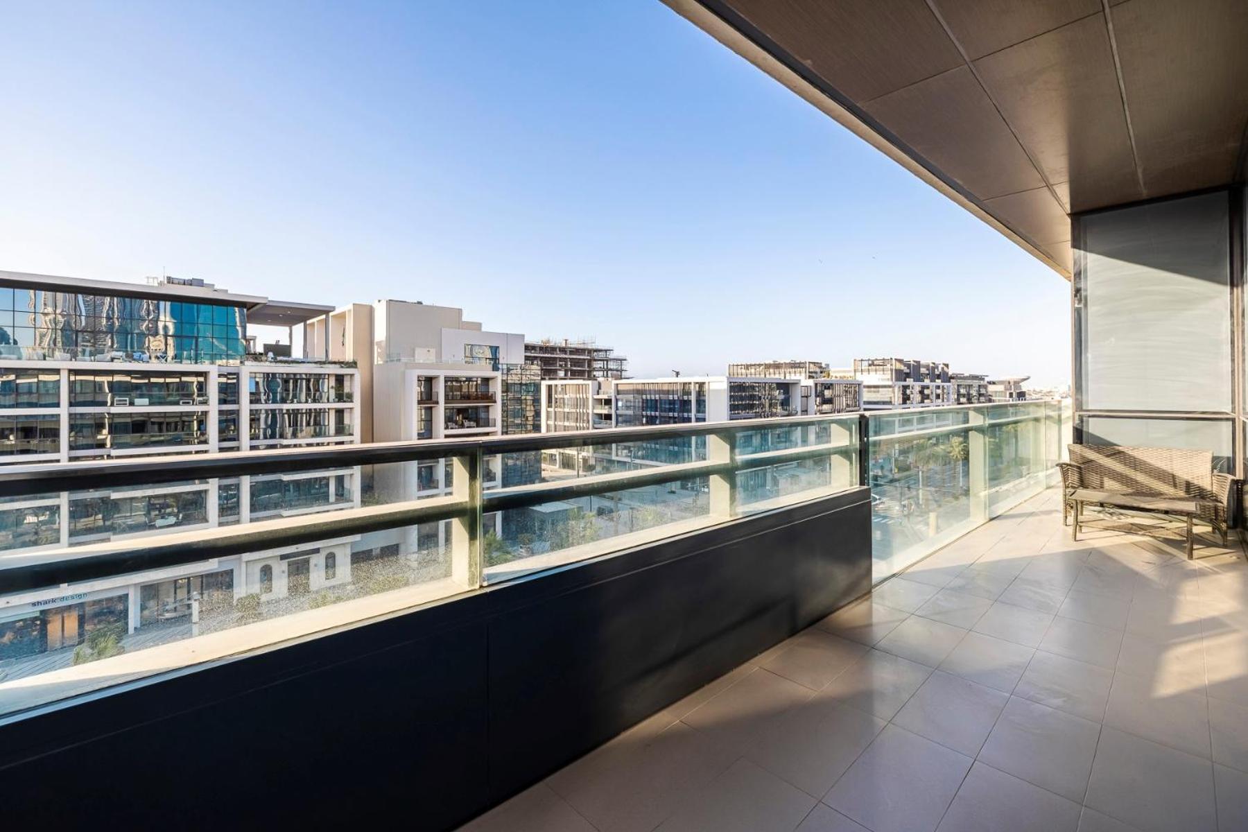 1Br City Walk B7 Community View * Dubaï