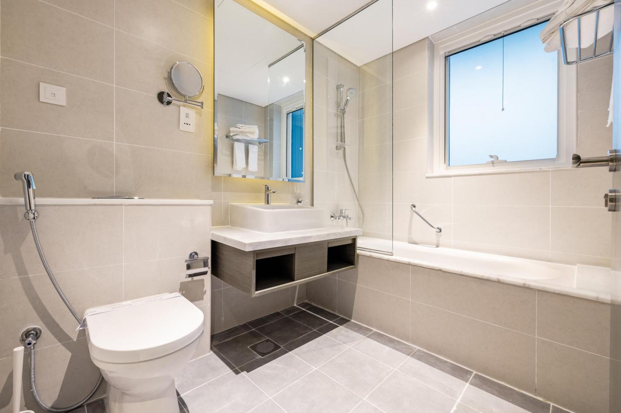 Aliving-luxury 2br Damac Maison Prive A, Business Bay- 1110 *