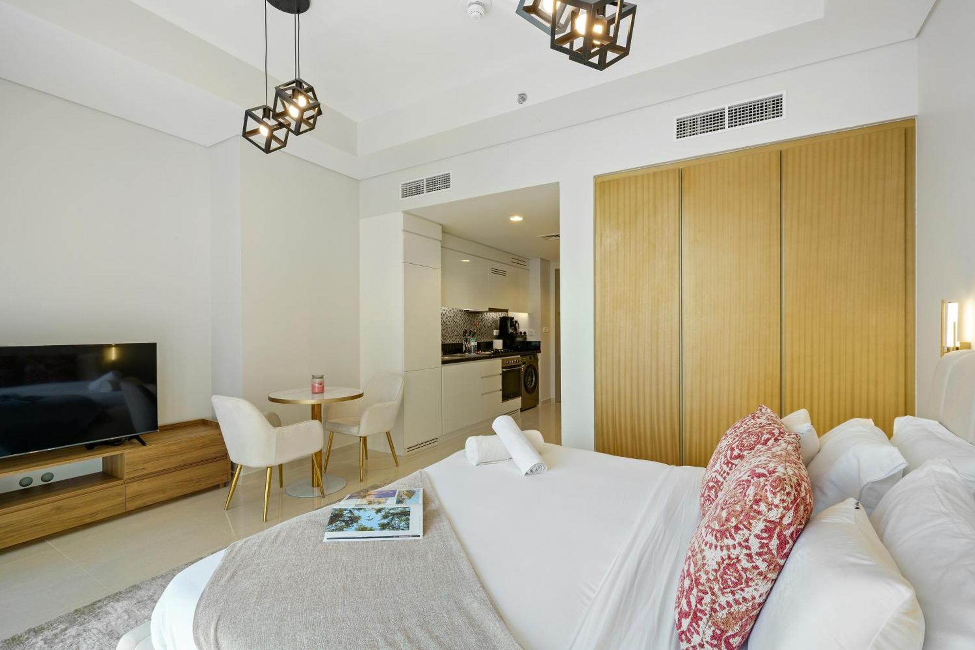 Stylish With Great Views High Floor Apartment *