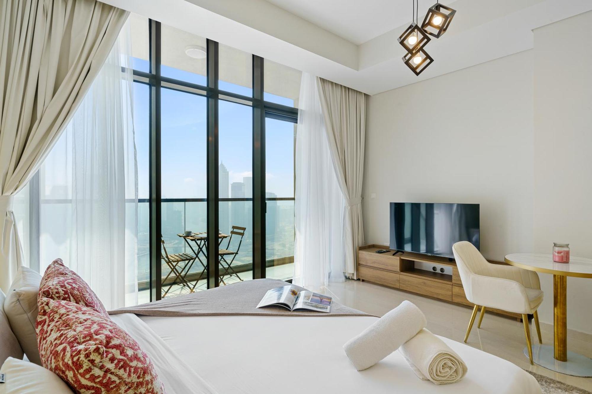 Stylish With Great Views High Floor *