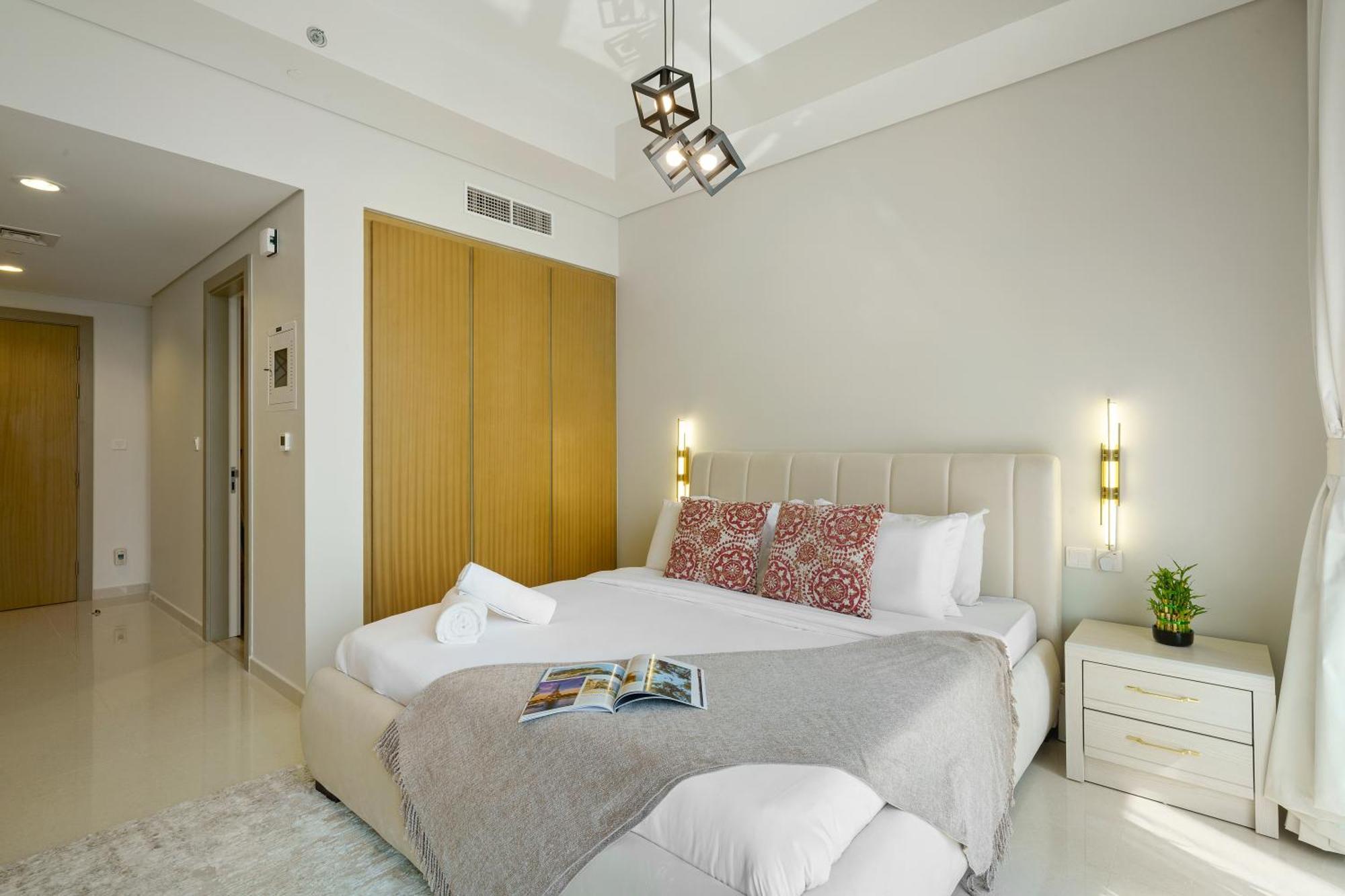 Stylish With Great Views High Floor Dubai