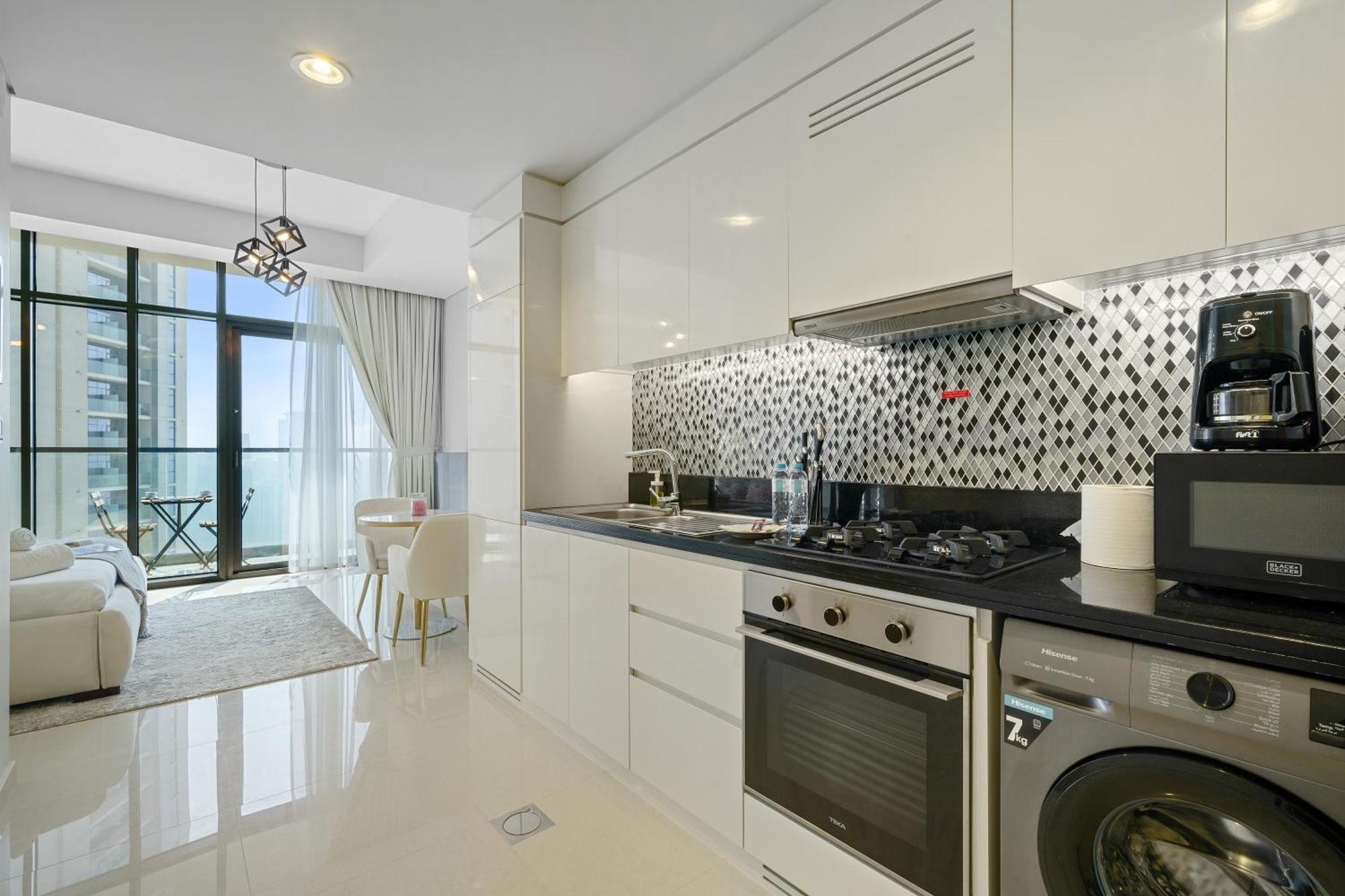 Stylish With Great Views High Floor