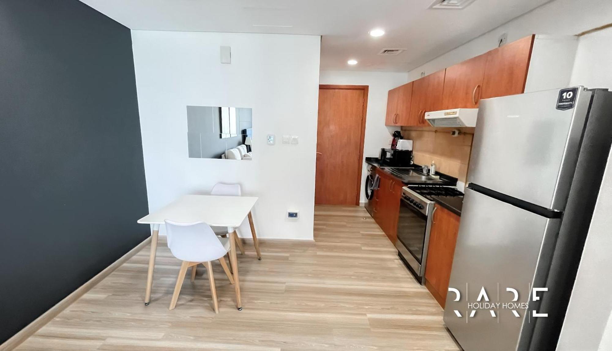 Rare Homes - Crescent Tower - Impz - Production - R704 Apartment