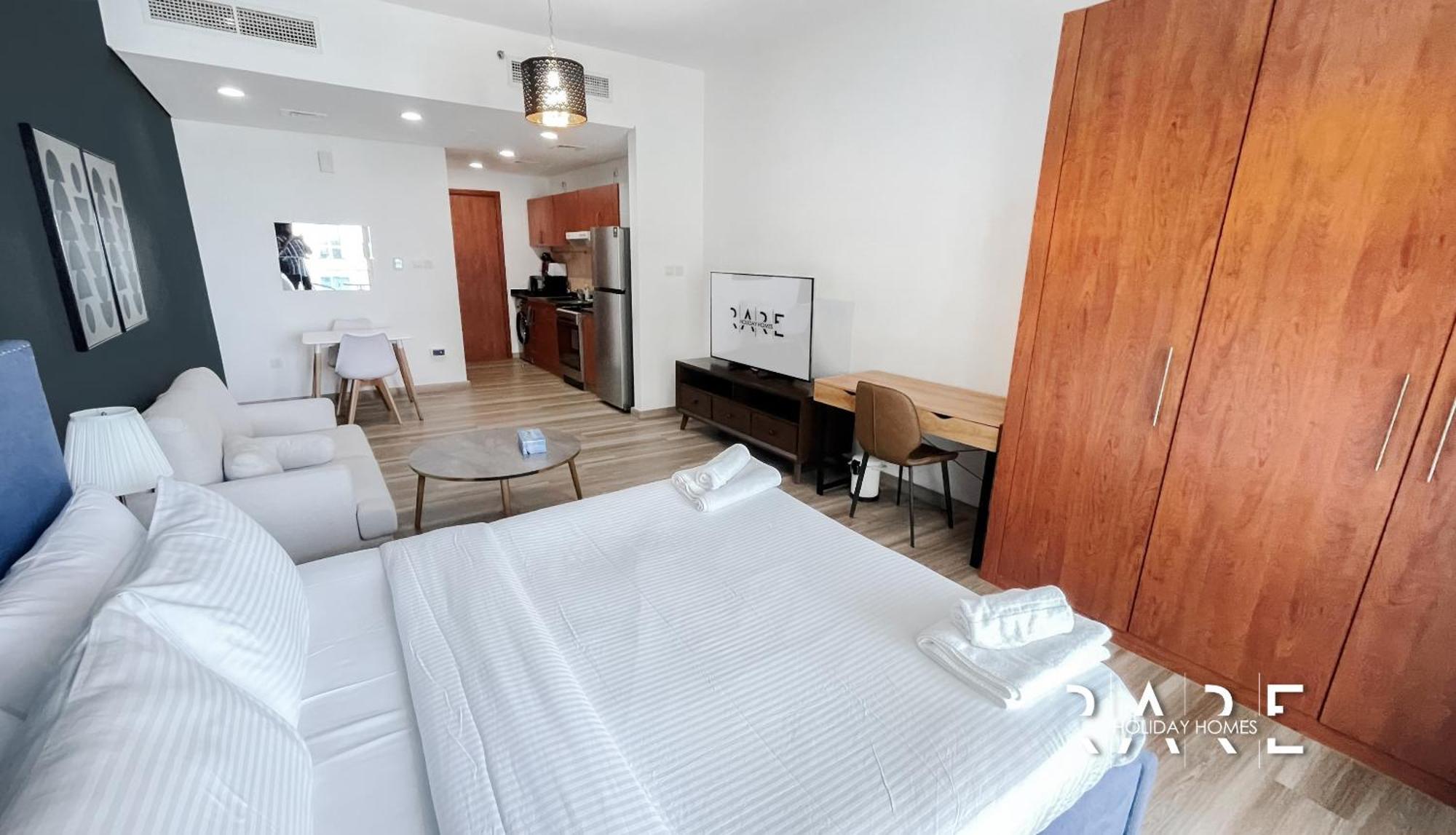 Rare Homes - Crescent Tower - Impz - Production - R704 Apartment