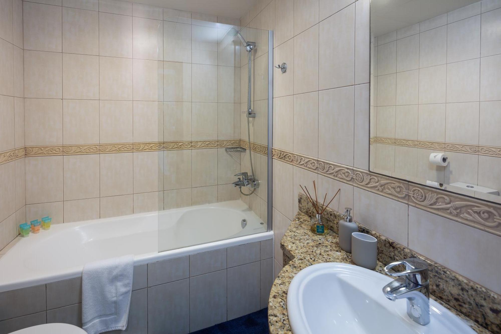 Apartamento Marina View,central Location,public Transport Access,dwellingz