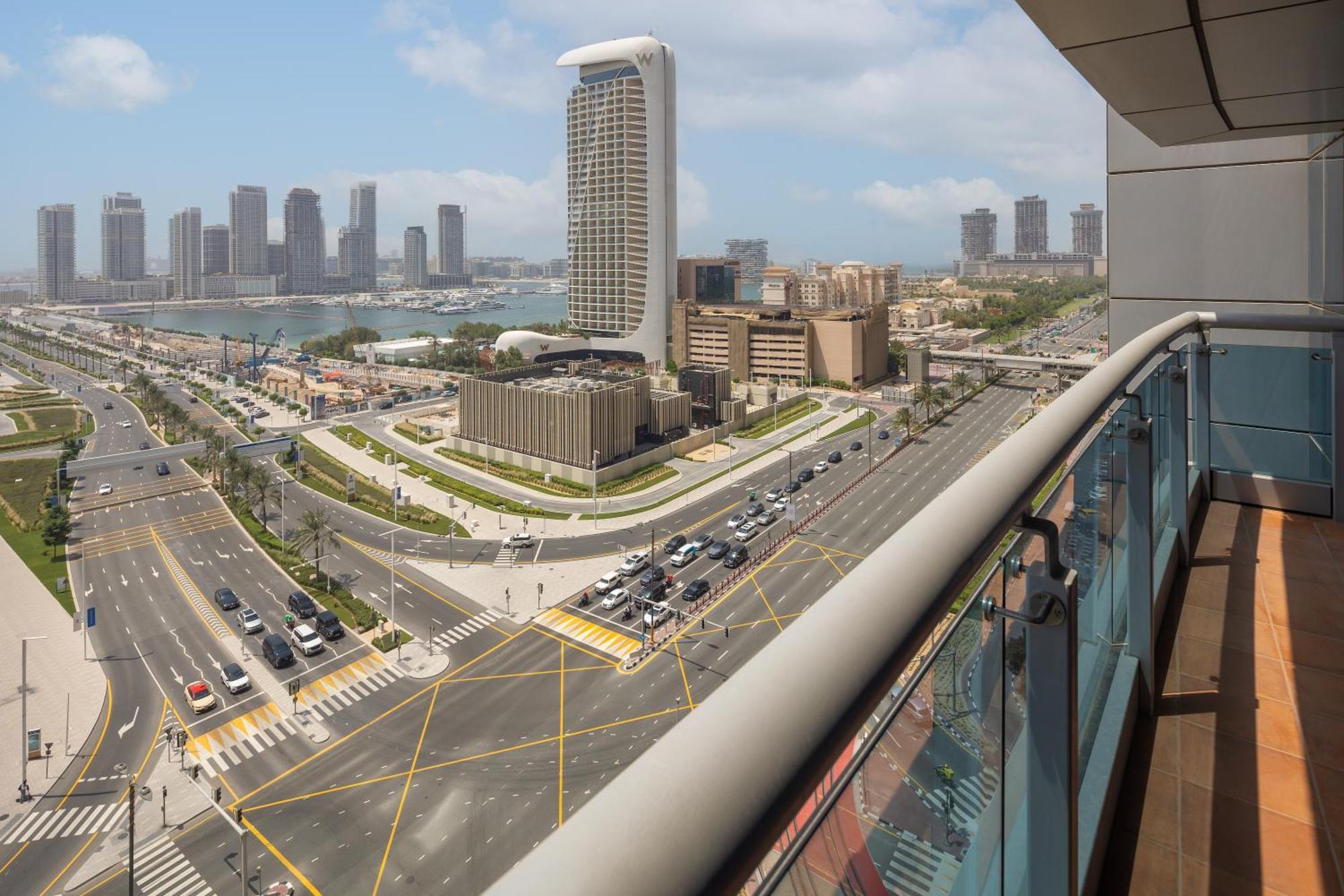 Marina View,central Location,public Transport Access,dwellingz
