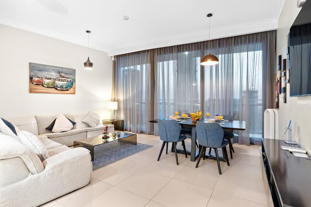 First Class 2br Chic Cityscape Appartement Dubaï