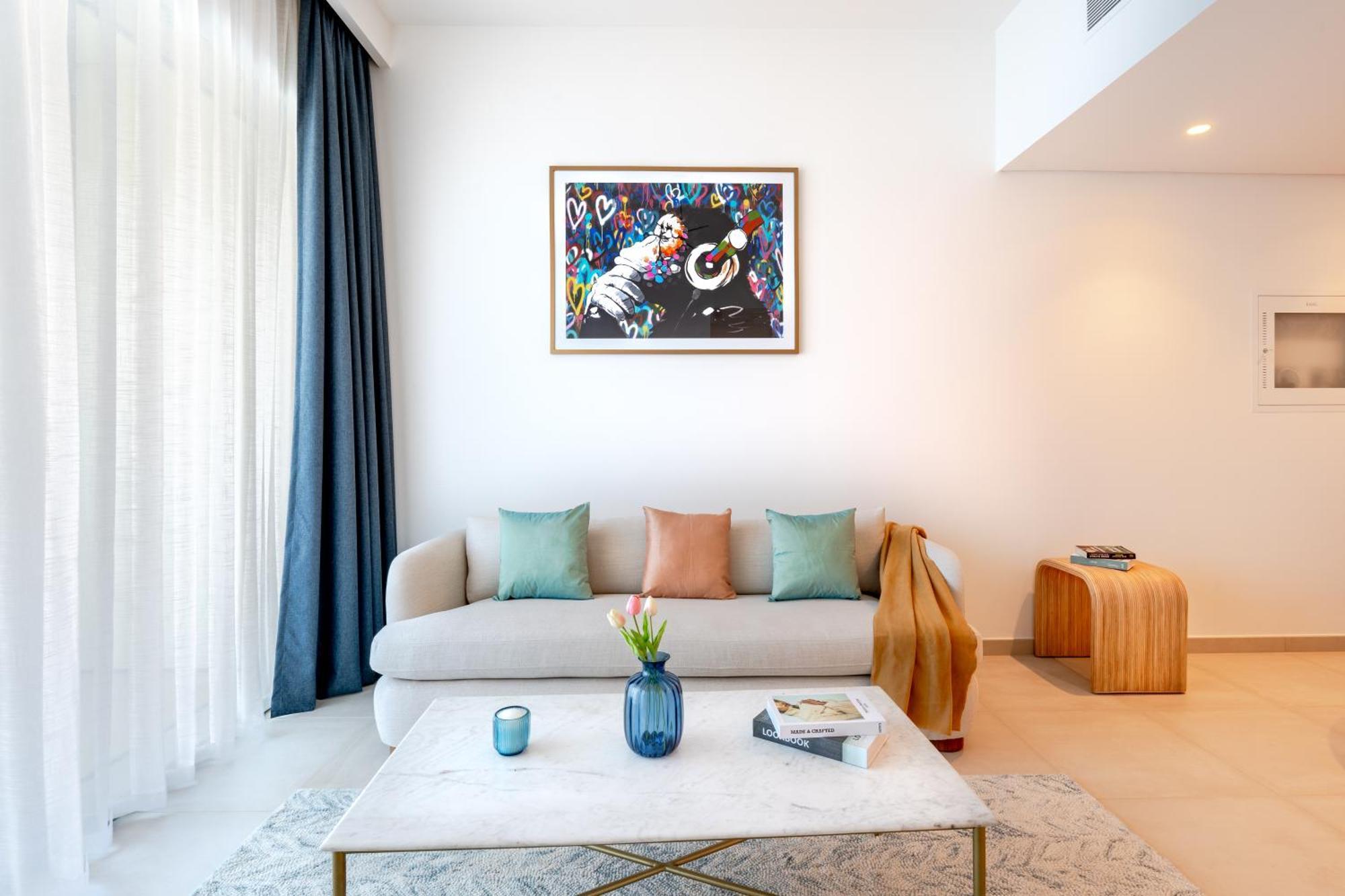 Elegant 1br Premium Near Mall Appartement *