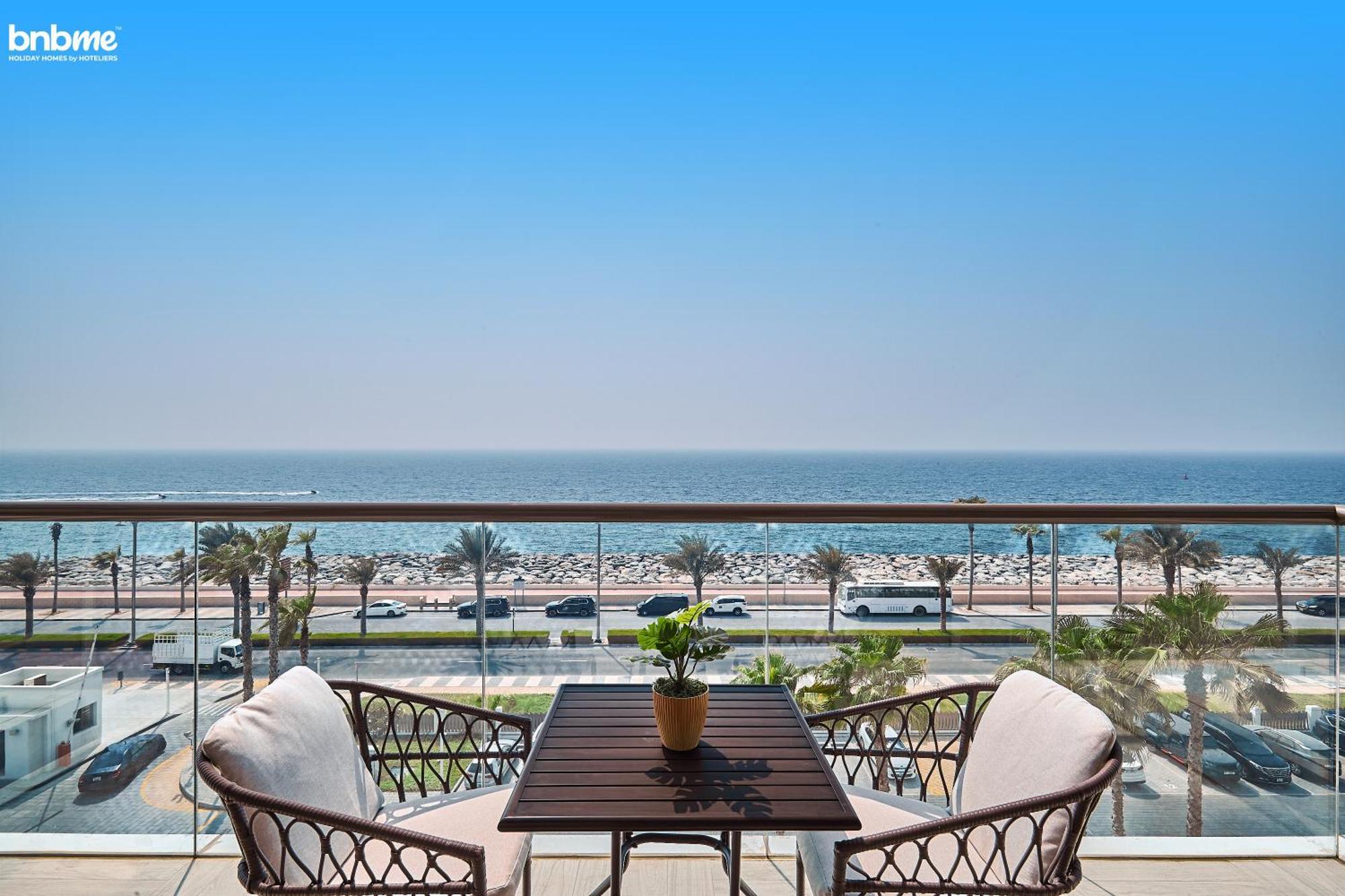 Bnbme - Th8 Palm Dubai