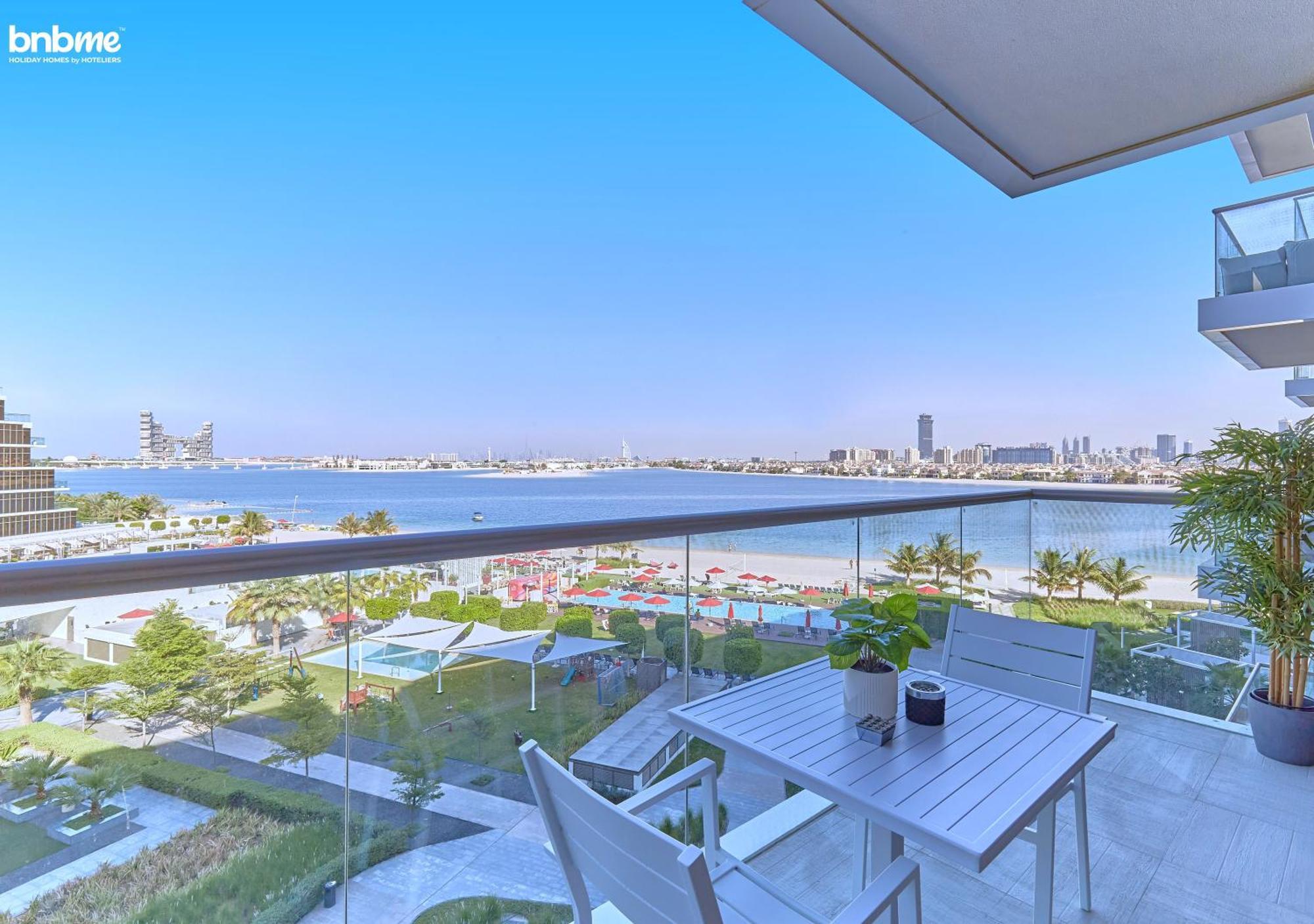 Apartment Bnbme - Th8 Palm Dubai