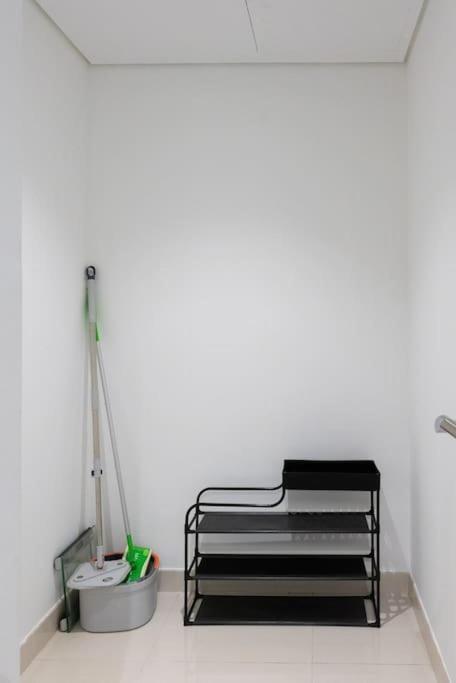 Appartement Stylish With Storage In L Fits 2 Dubaï