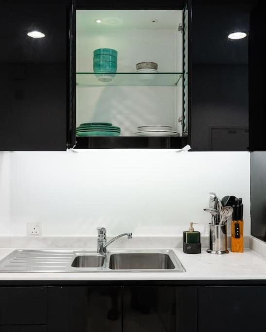 Stylish With Storage In L Fits 2 Appartement