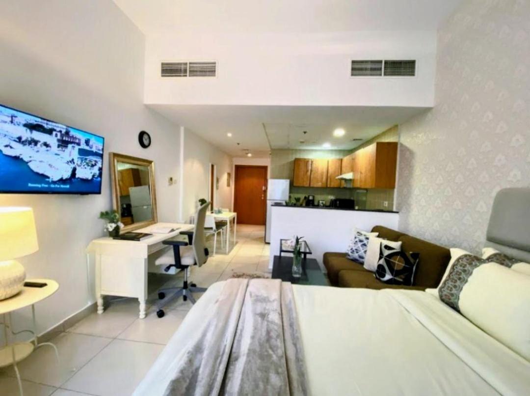 Marina And Sea View At 10mn From Jbr & Metro Deluxe For 4ppl Late Check-in & Late Check-out