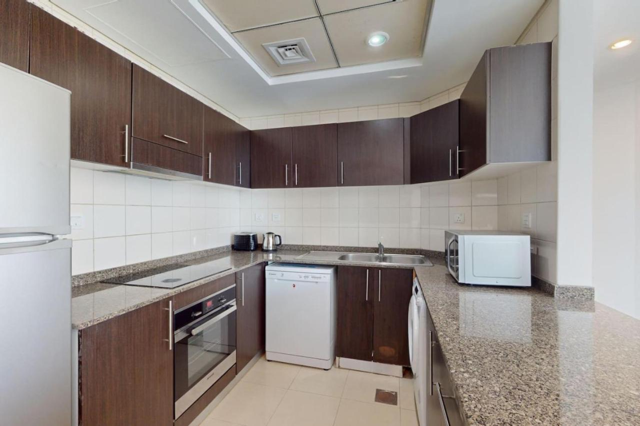 Bay 2 - Ideal Two Bedroom * Dubaï