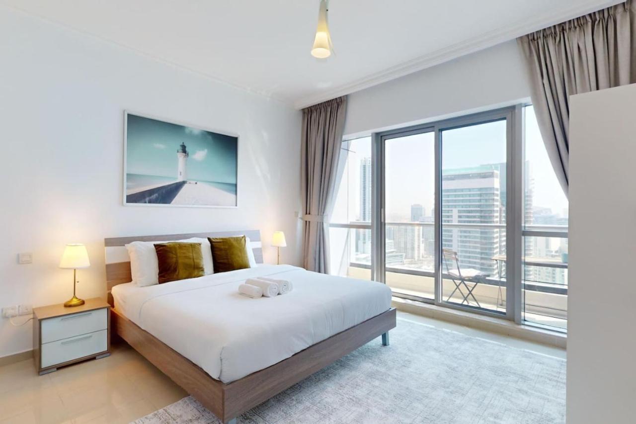 Bay 2 - Ideal Two Bedroom Appartement