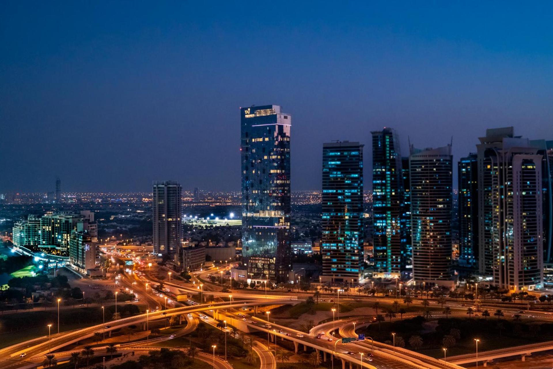 Hotel Taj Jumeirah Lakes Towers Dubai