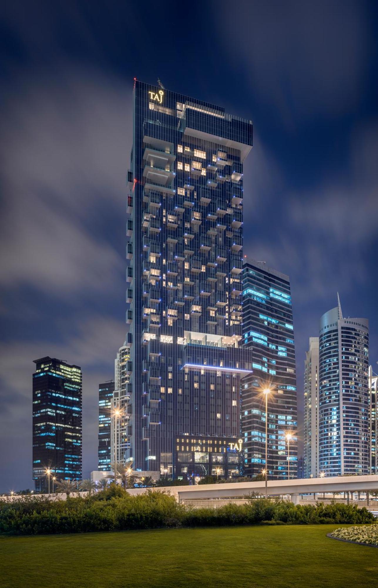 Taj Jumeirah Lakes Towers