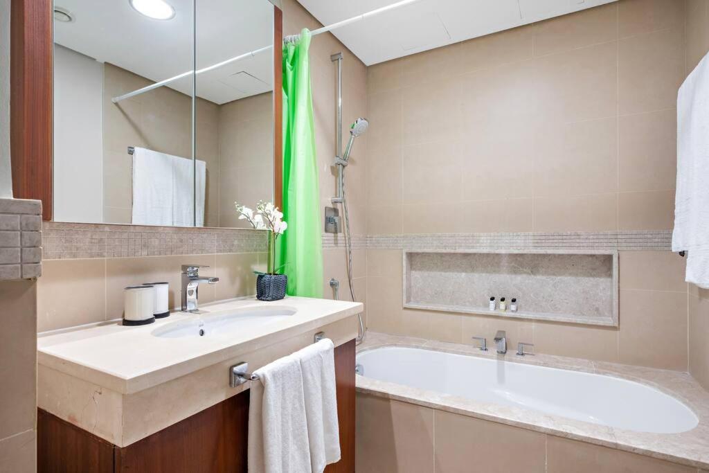 First Class 1br Burj Khalifa & Fountain Views Appartamento