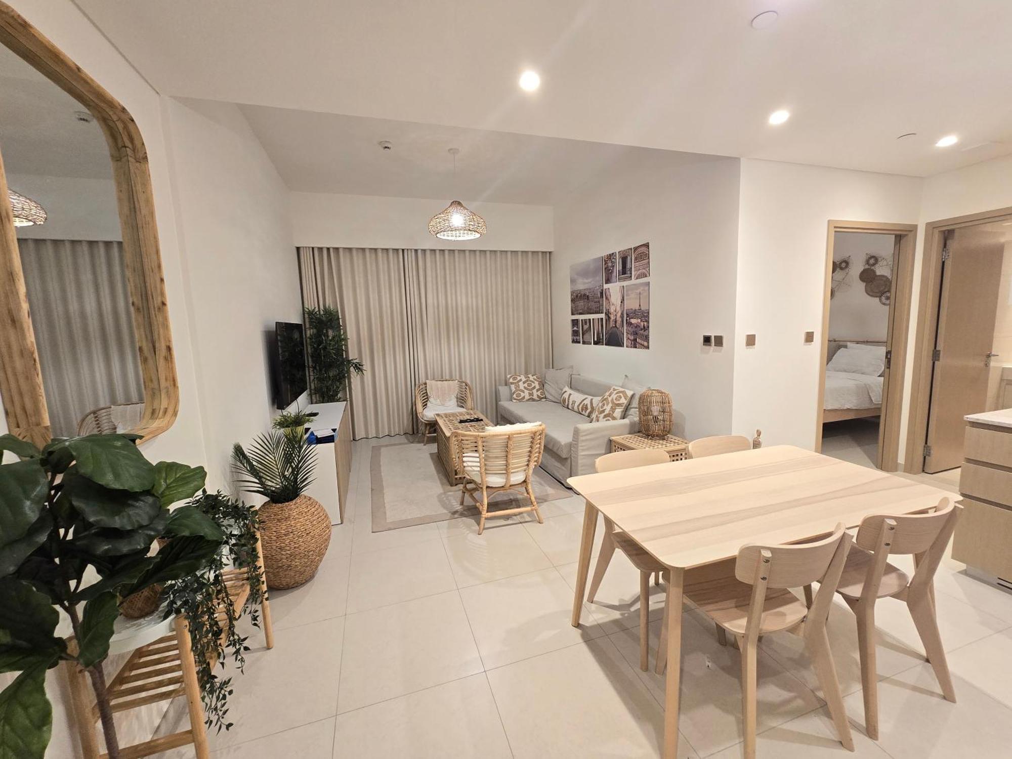 1 Bedroom High Floor With Stunning Night View-3 Mint Walk To Mall & Burj Khalifa Dubai