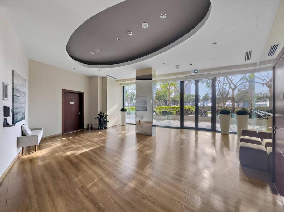 Apartamento First Class 1br Iconic Cityscape Haven Dubái