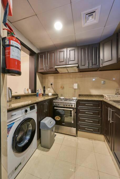 Cozy 1bedroom Skylight Le Grand Chateau * Dubai