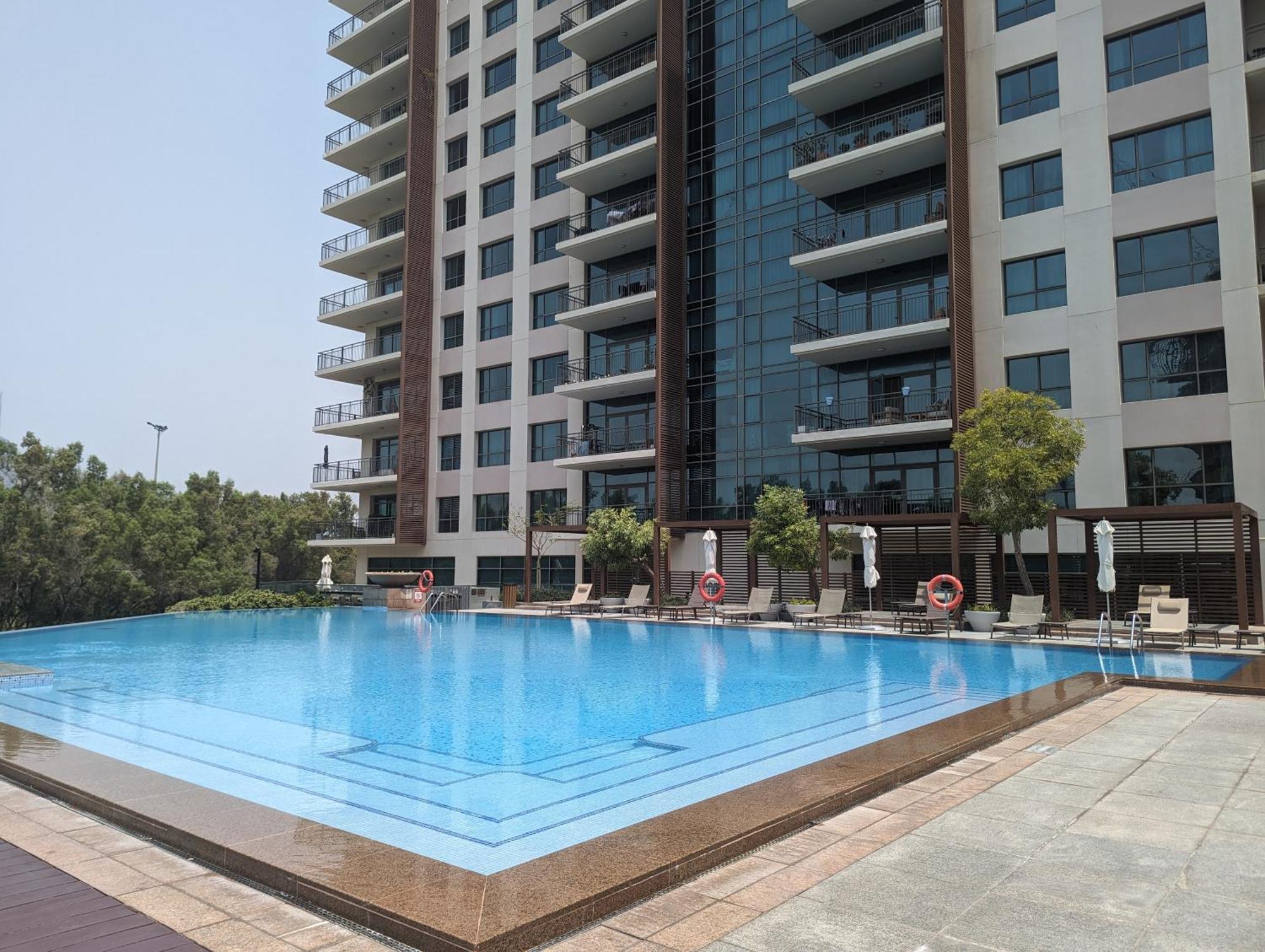 Apartamento Oasis In - Expat Preferred Community - The Greens - The Views - Perfect For Business And Pleasure - Close To Metro - Park, Lakes And Jogging 1 Min Walk Away - Yoga Classes By The - 4 People - Big Balcony - 3 Min Drive To Sheikh Zayed
