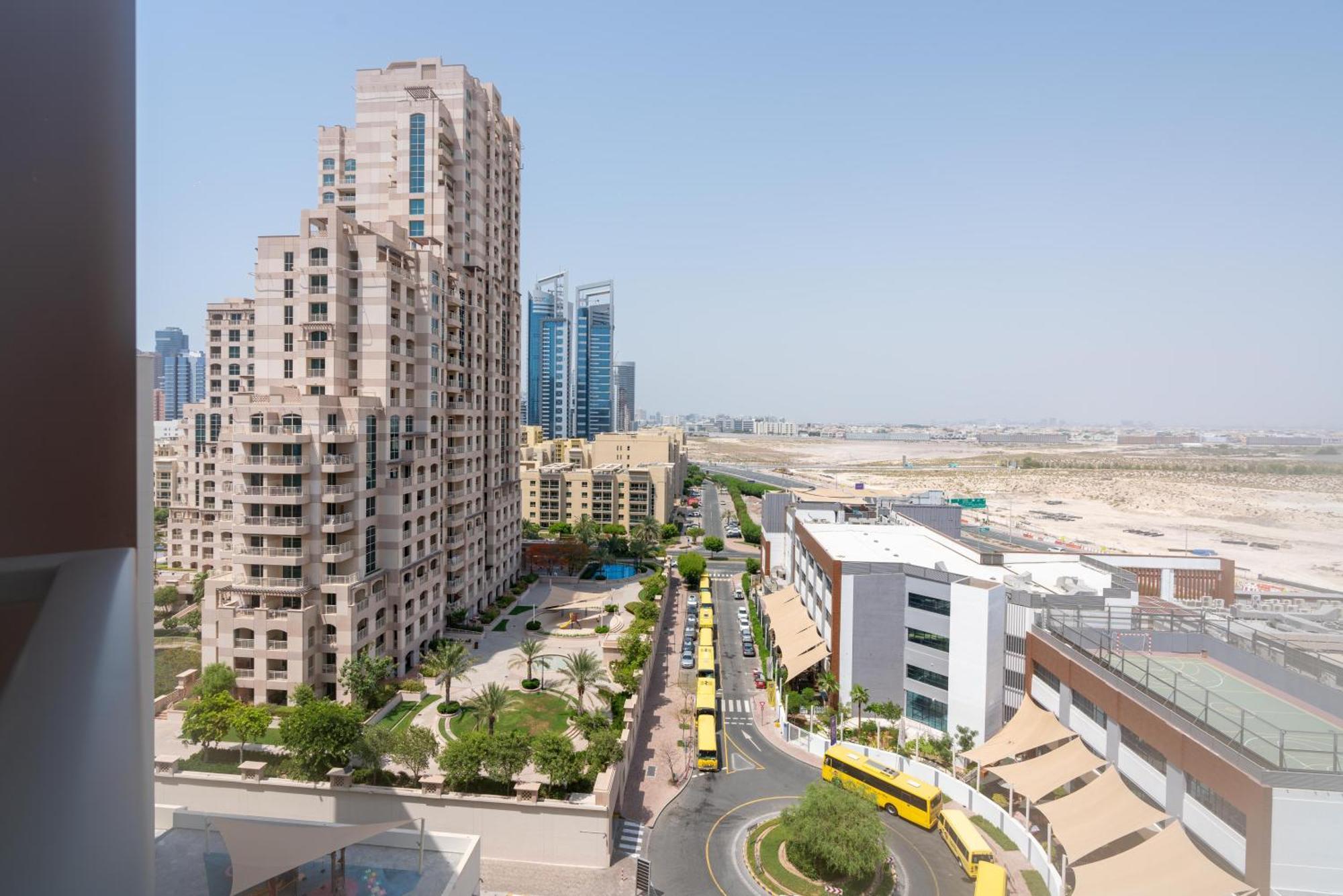 Apartamento Oasis In - Expat Preferred Community - The Greens - The Views - Perfect For Business And Pleasure - Close To Metro - Park, Lakes And Jogging 1 Min Walk Away - Yoga Classes By The - 4 People - Big Balcony - 3 Min Drive To Sheikh Zayed