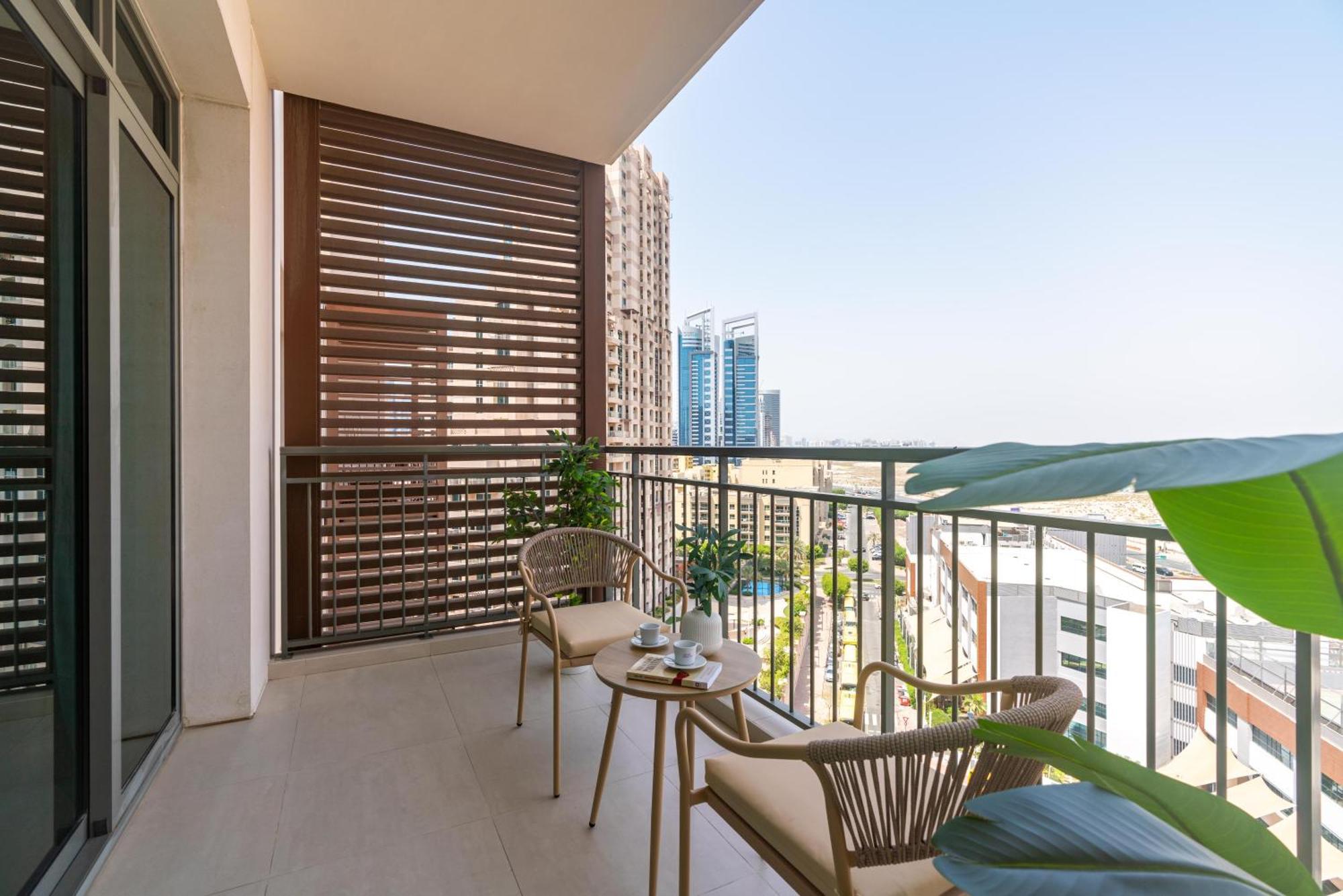 Oasis In - Expat Preferred Community - The Greens - The Views - Perfect For Business And Pleasure - Close To Metro - Park, Lakes And Jogging 1 Min Walk Away - Yoga Classes By The - 4 People - Big Balcony - 3 Min Drive To Sheikh Zayed Apartamento