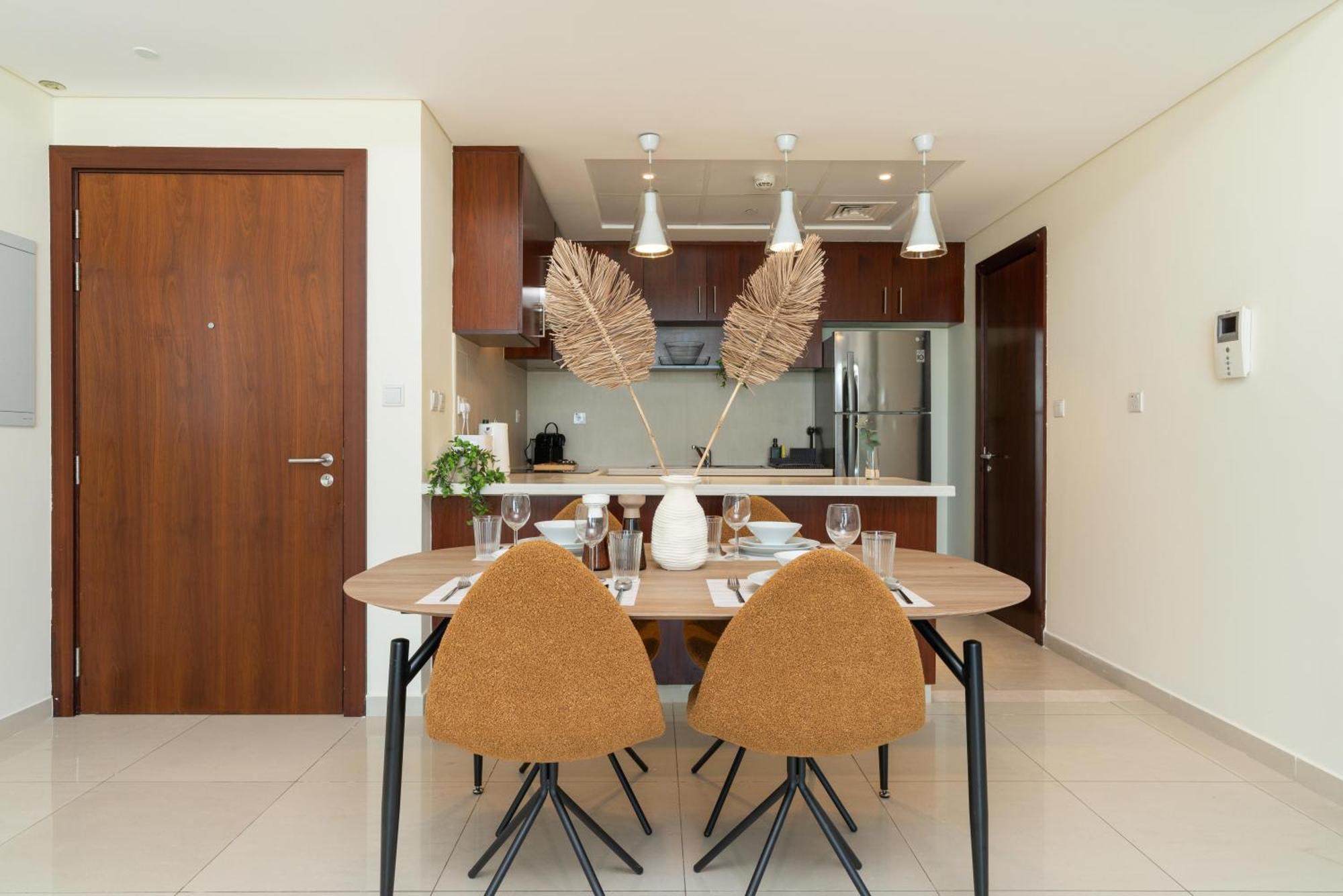 Apartamento Oasis In - Expat Preferred Community - The Greens - The Views - Perfect For Business And Pleasure - Close To Metro - Park, Lakes And Jogging 1 Min Walk Away - Yoga Classes By The - 4 People - Big Balcony - 3 Min Drive To Sheikh Zayed