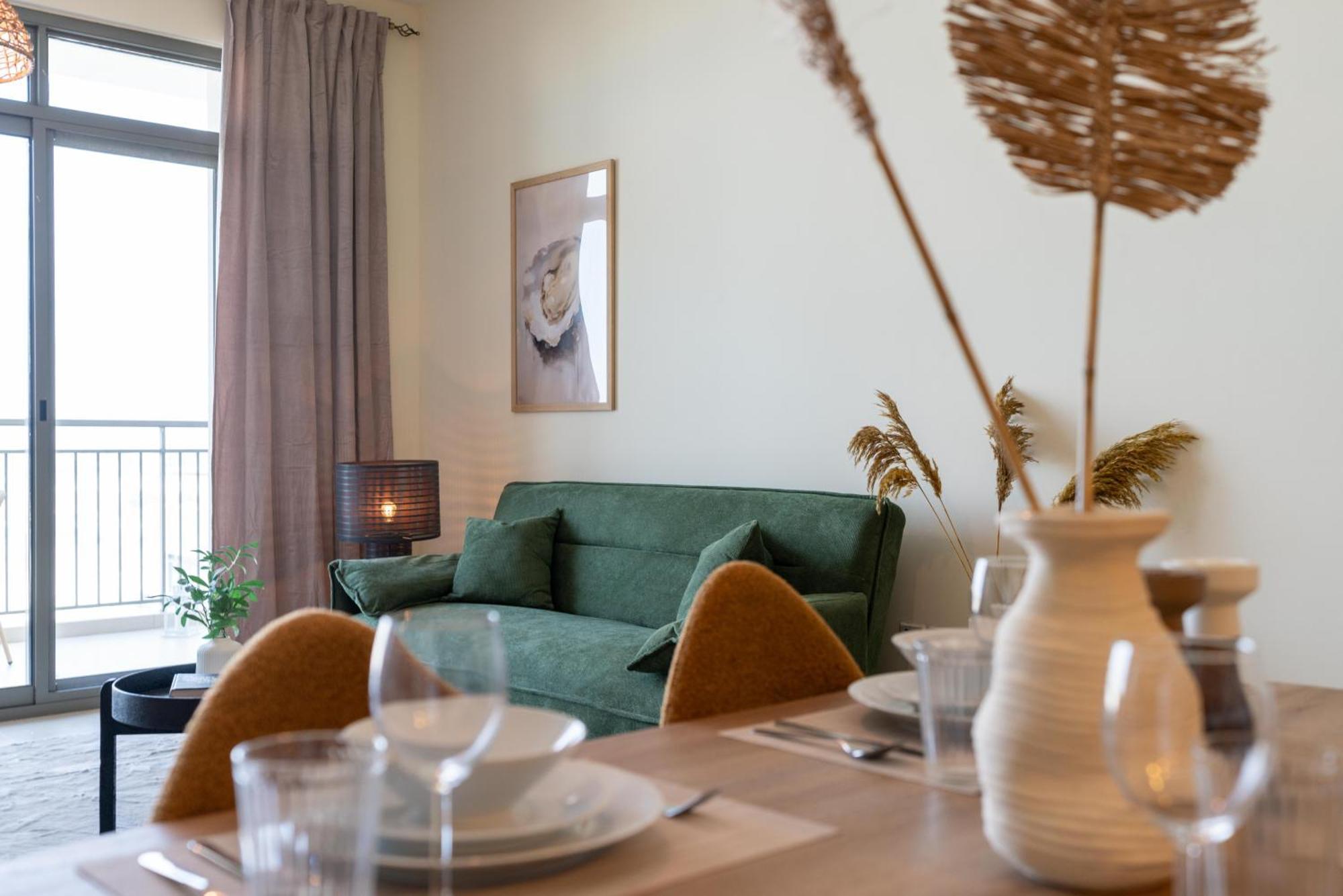 Oasis In - Expat Preferred Community - The Greens - The Views - Perfect For Business And Pleasure - Close To Metro - Park, Lakes And Jogging 1 Min Walk Away - Yoga Classes By The - 4 People - Big Balcony - 3 Min Drive To Sheikh Zayed Apartamento *