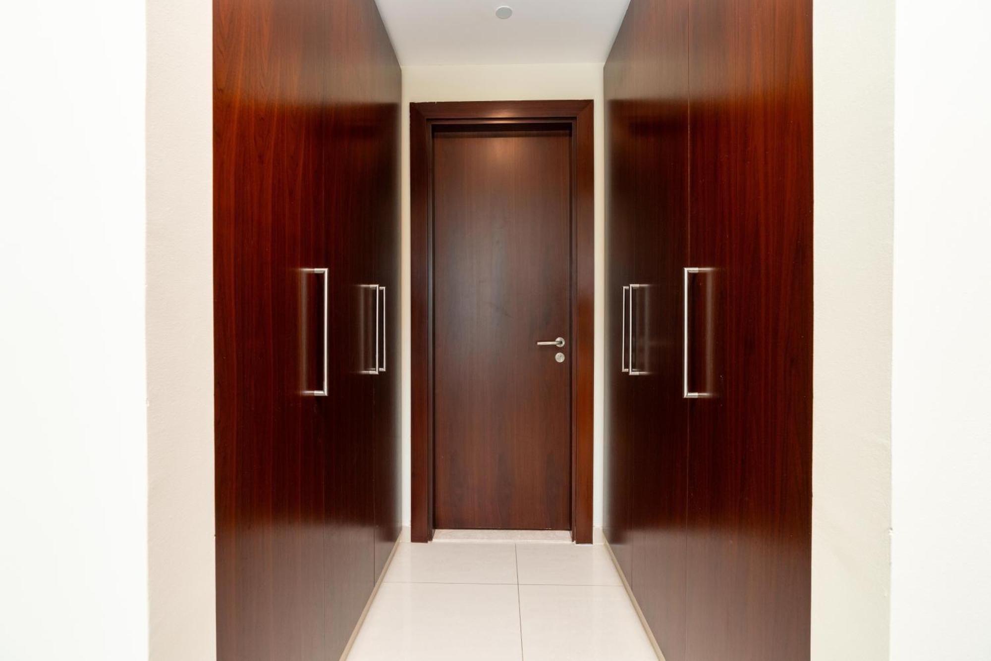 Apartamento Oasis In - Expat Preferred Community - The Greens - The Views - Perfect For Business And Pleasure - Close To Metro - Park, Lakes And Jogging 1 Min Walk Away - Yoga Classes By The - 4 People - Big Balcony - 3 Min Drive To Sheikh Zayed *