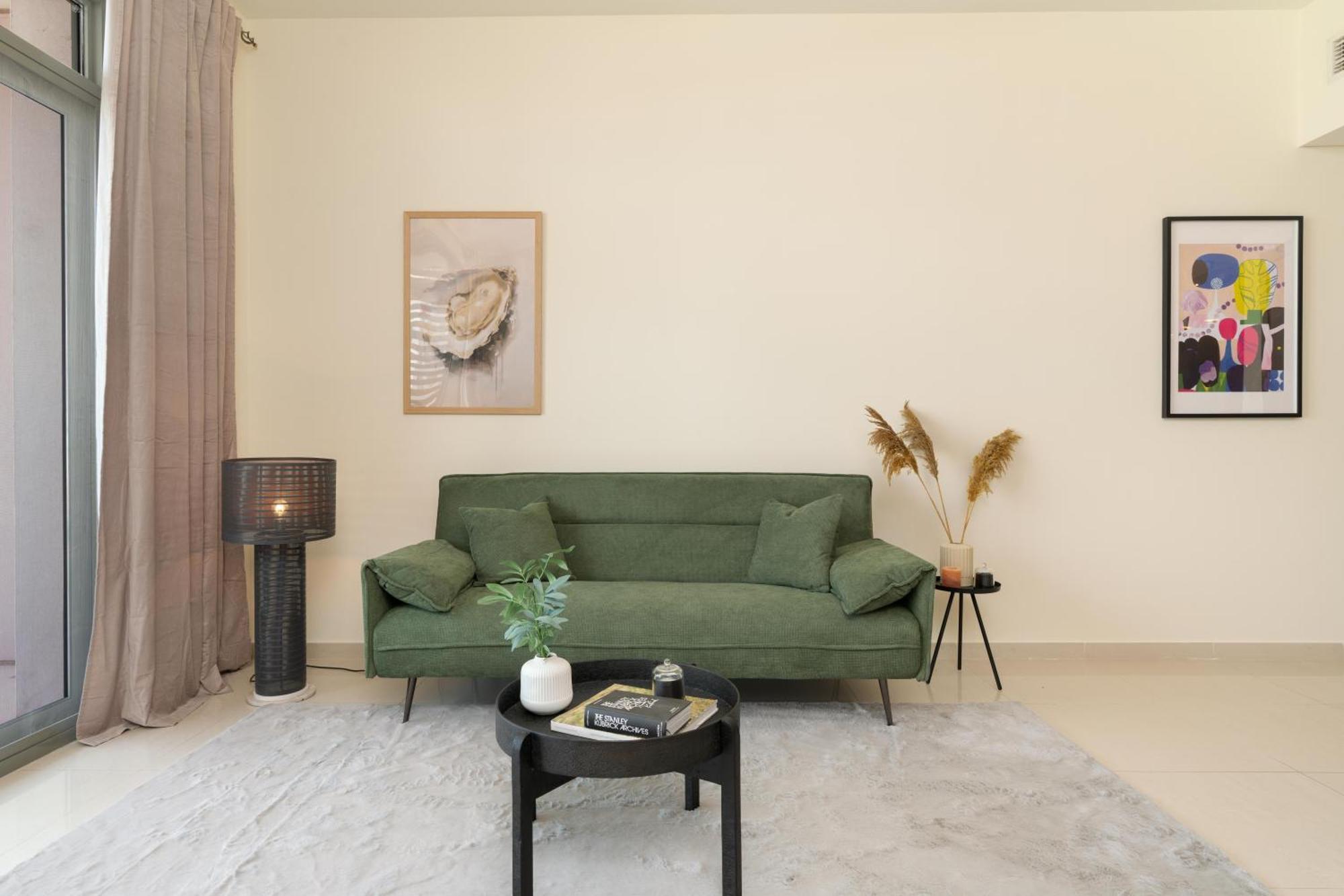 Apartamento Oasis In - Expat Preferred Community - The Greens - The Views - Perfect For Business And Pleasure - Close To Metro - Park, Lakes And Jogging 1 Min Walk Away - Yoga Classes By The - 4 People - Big Balcony - 3 Min Drive To Sheikh Zayed Dubai