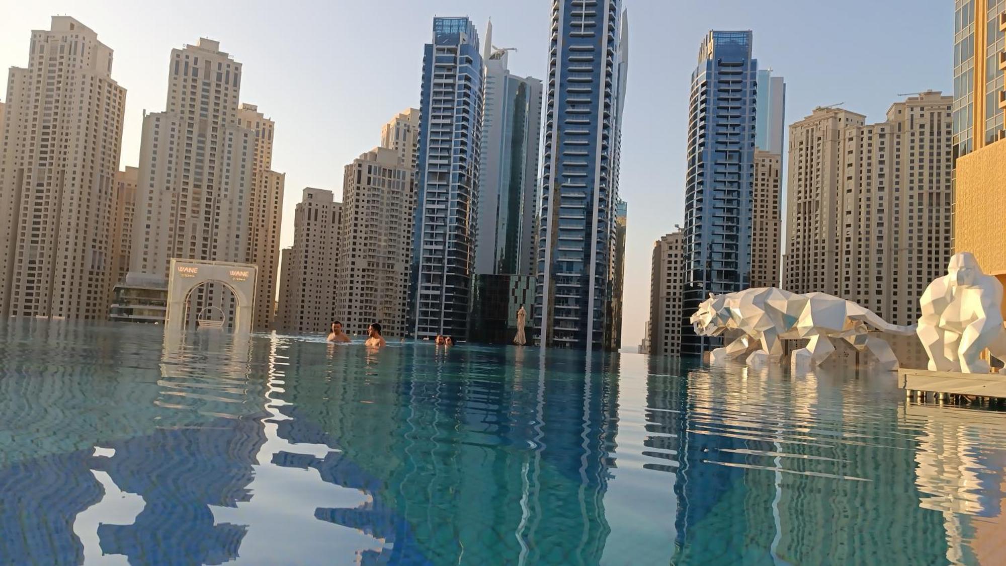 Seaview & Marina View *