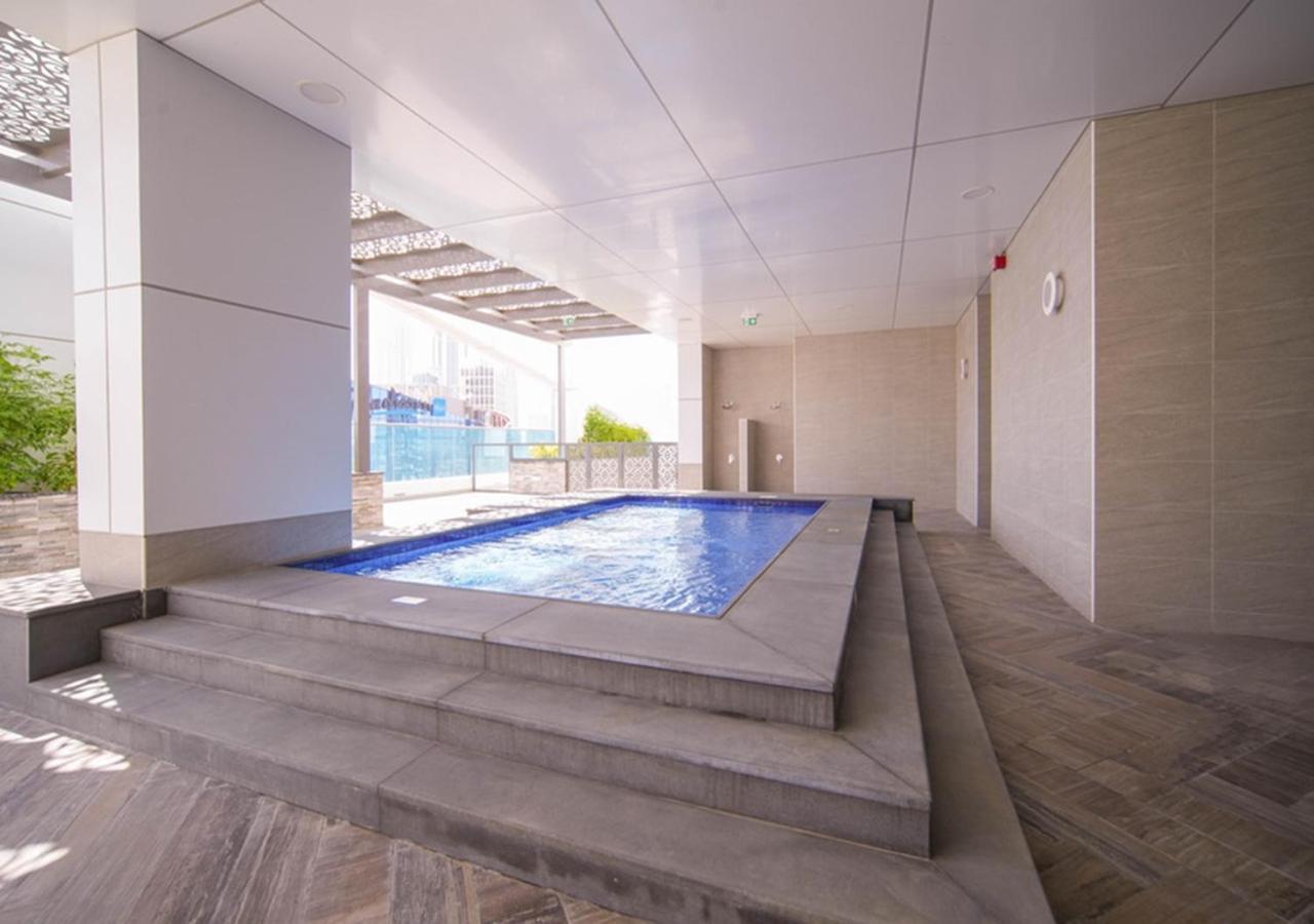 Elegant 2br View With Rooftop Pool The Bay Apartamento *