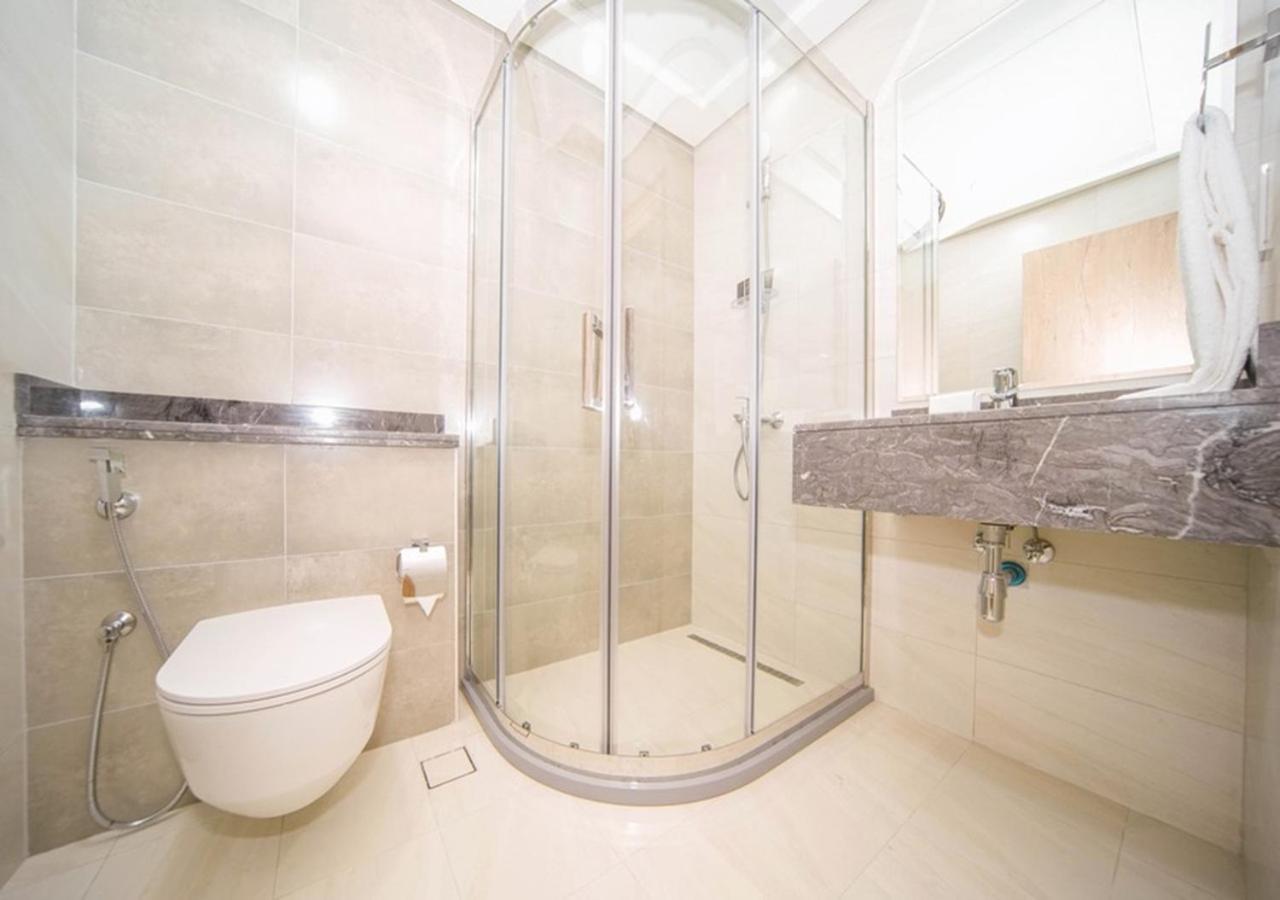 Elegant 2br View With Rooftop Pool The Bay Apartamento *