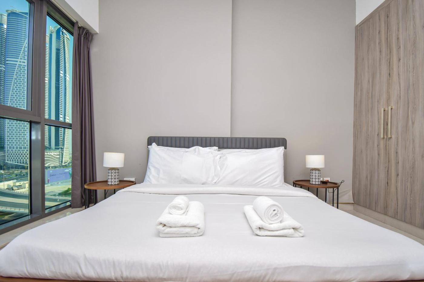 Elegant 2br View With Rooftop Pool The Bay Dubái